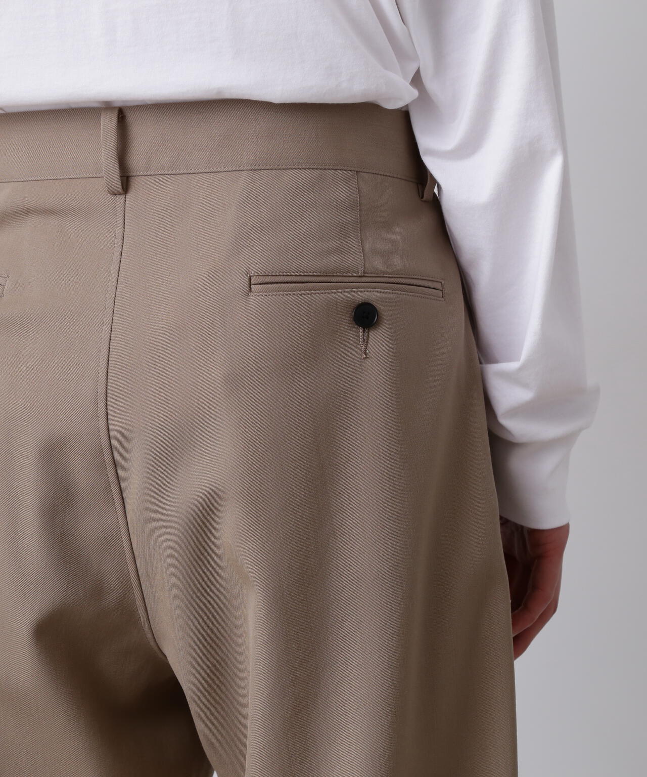 YLÈVE / MERINO WOOL TWILL 2 TUCK TROUSERS