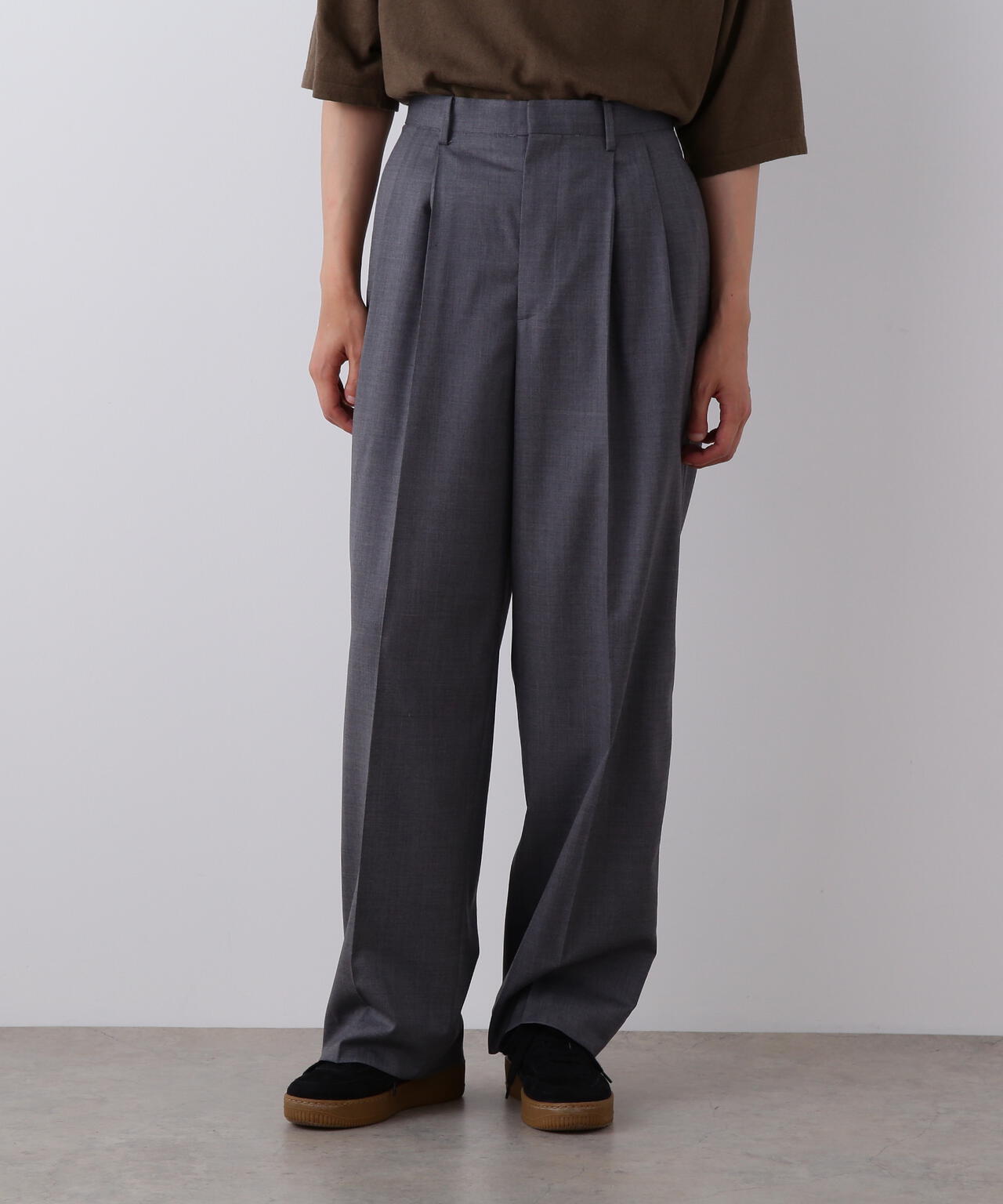 YLEVE / SUPER120'S CHAMBRAY WOOL 3TACK TROUSERS | YLÈVE（イレーヴ