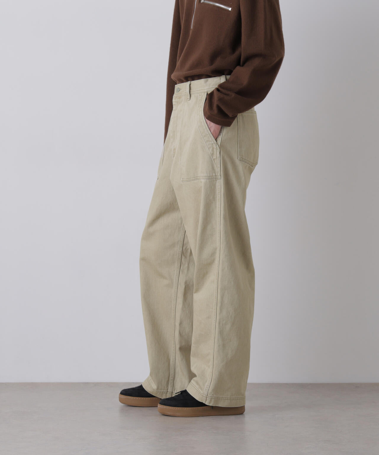 YLEVE / SUN-FADED COTTON TWILL PANTS | YLÈVE（イレーヴ） ｜【公式