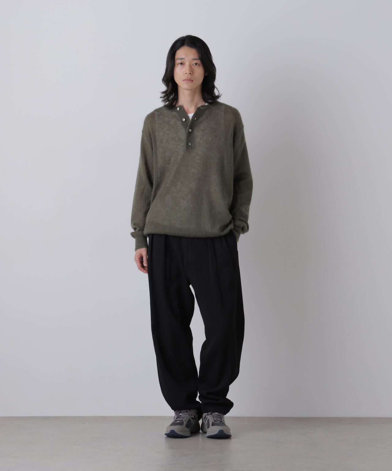 181cm C:84 W:70 H:91 着用サイズ：4