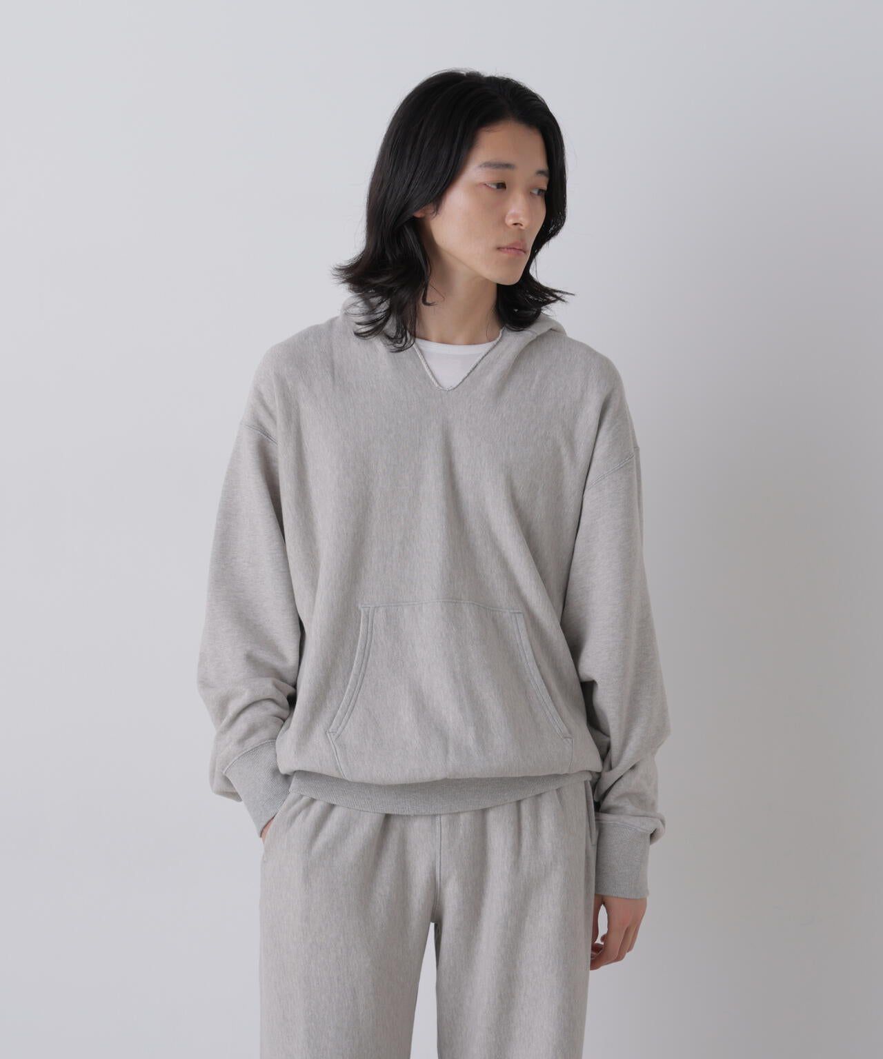 YLEVE / SUN-FADED COTTON SWEAT HOODIE | YLÈVE（イレーヴ） ｜【公式