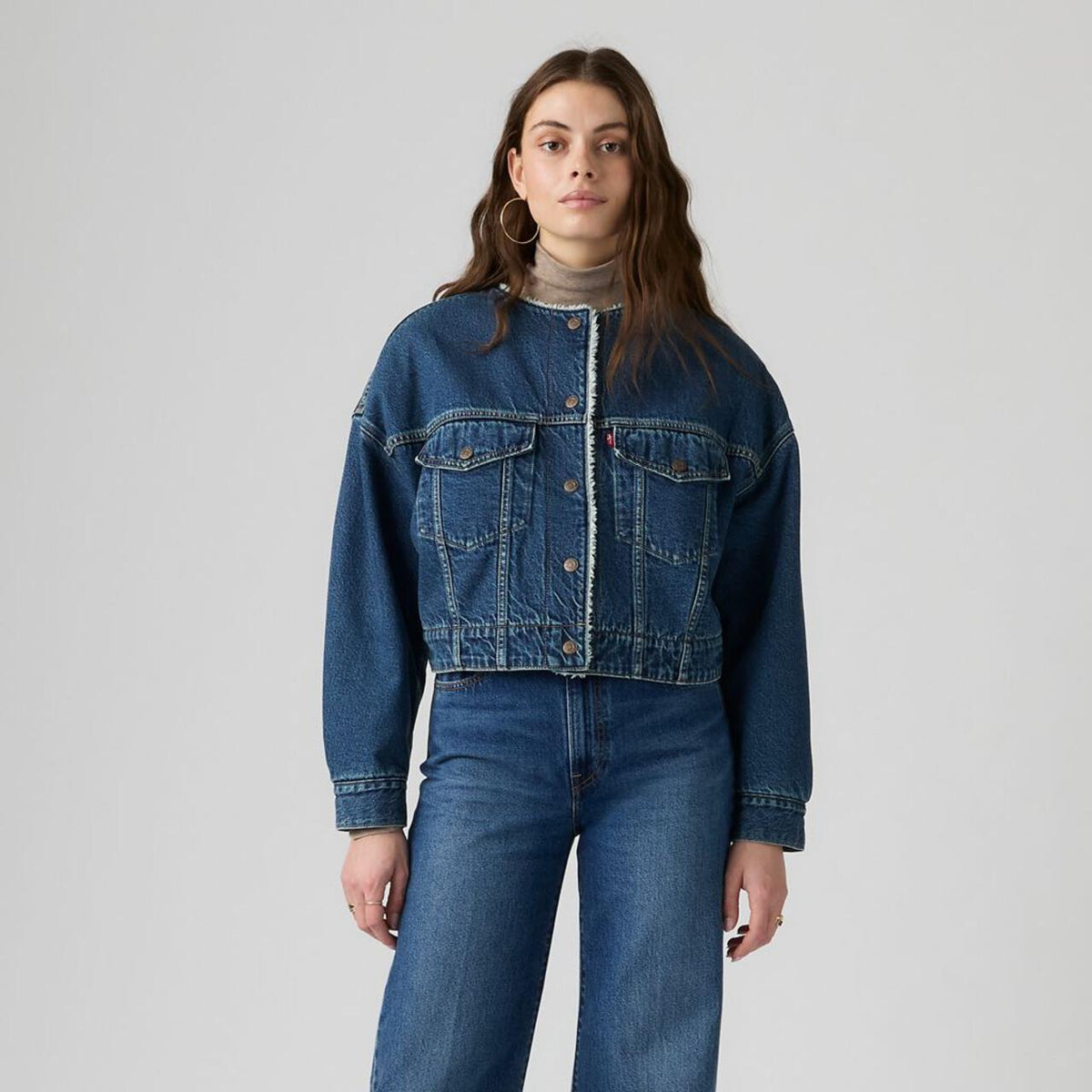 COLLARLESS CROP SHERPA TRUCKER