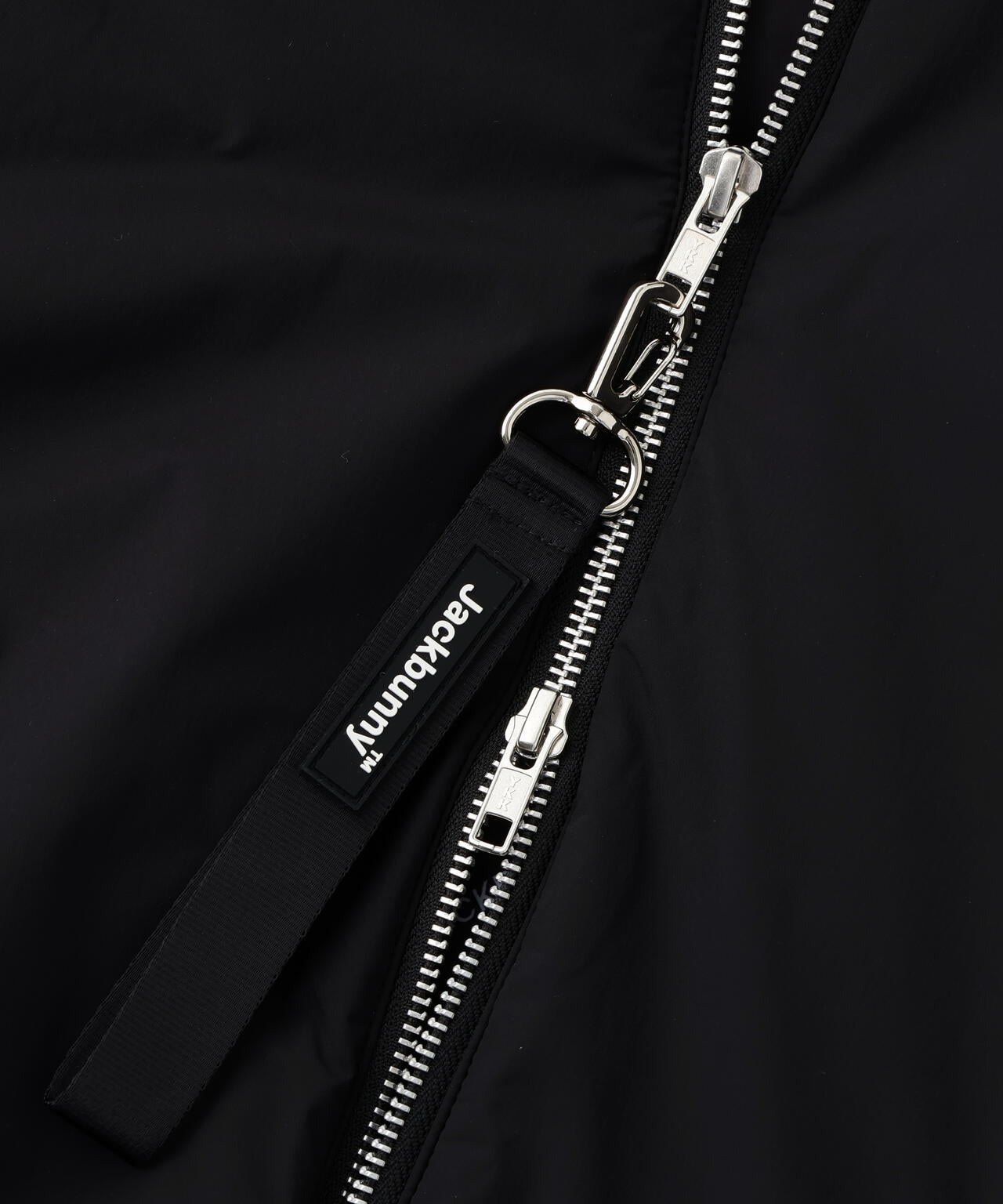 カレンダータフタ中綿フーディブルゾン