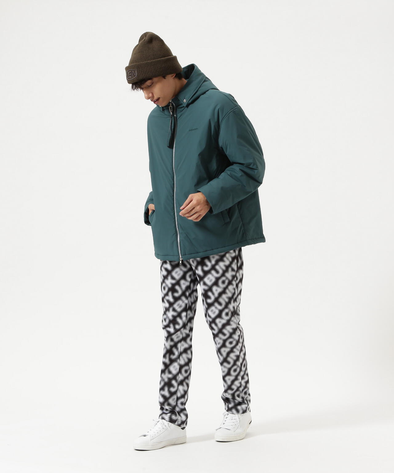 カレンダータフタ中綿フーディブルゾン