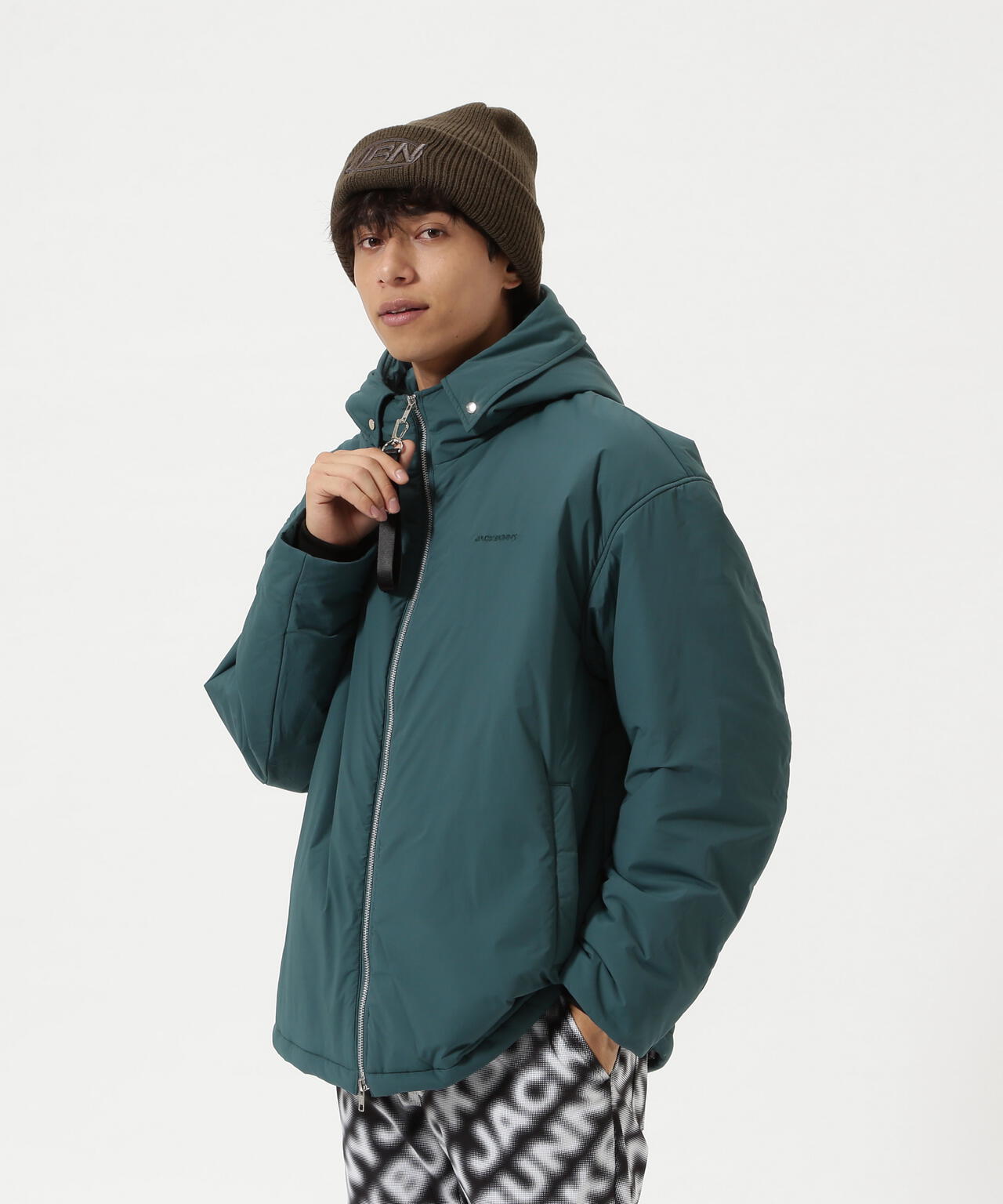 カレンダータフタ中綿フーディブルゾン