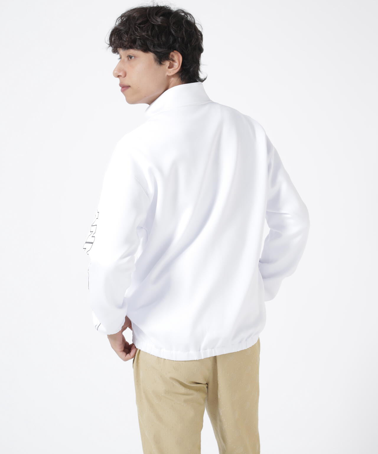 らっきょう様 マスターバニー ツインスニード ブルゾン ホワイト