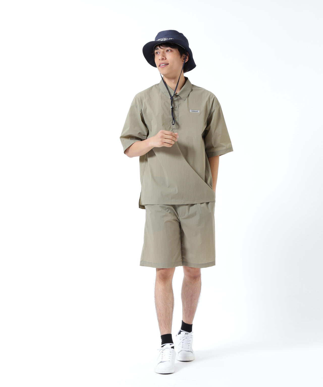 ナイロンタフタ ショートパンツ