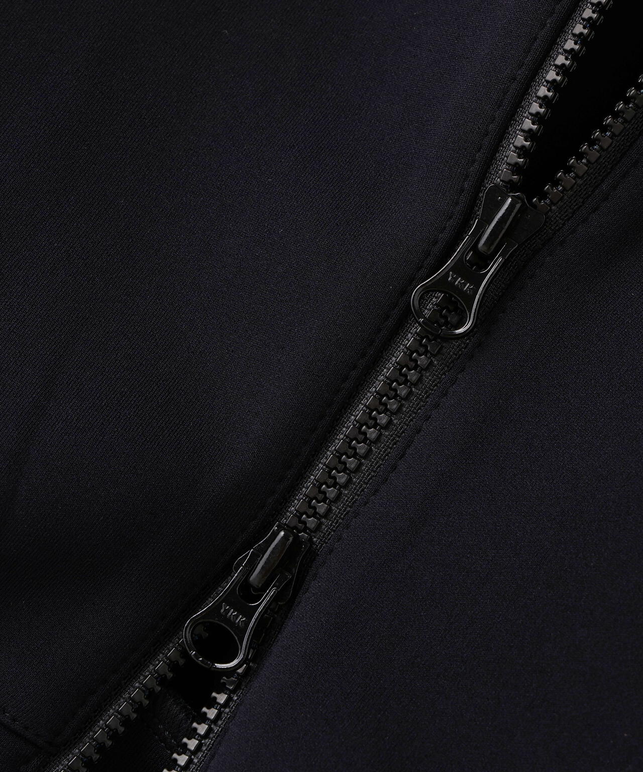 【直営店舗&公式オンライン限定】FAMILYフルジップフーディ