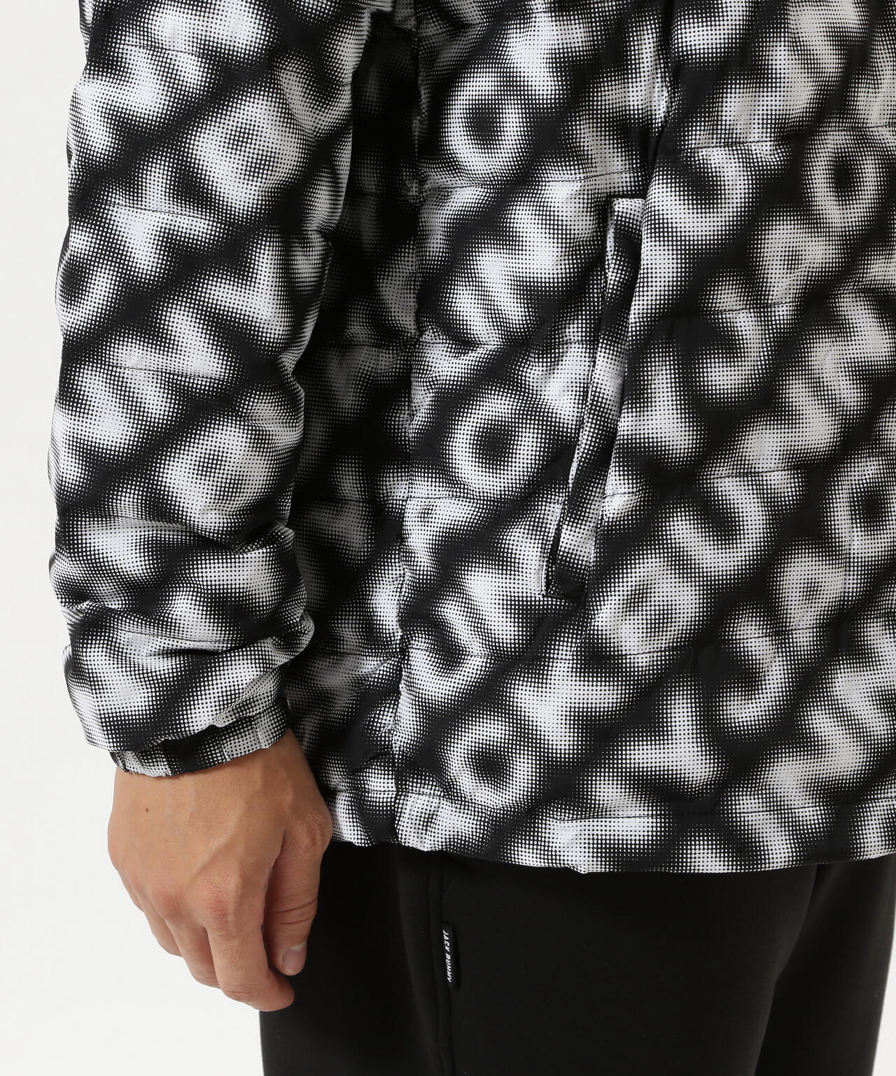 ストレッチタフタ中綿スニードジャック