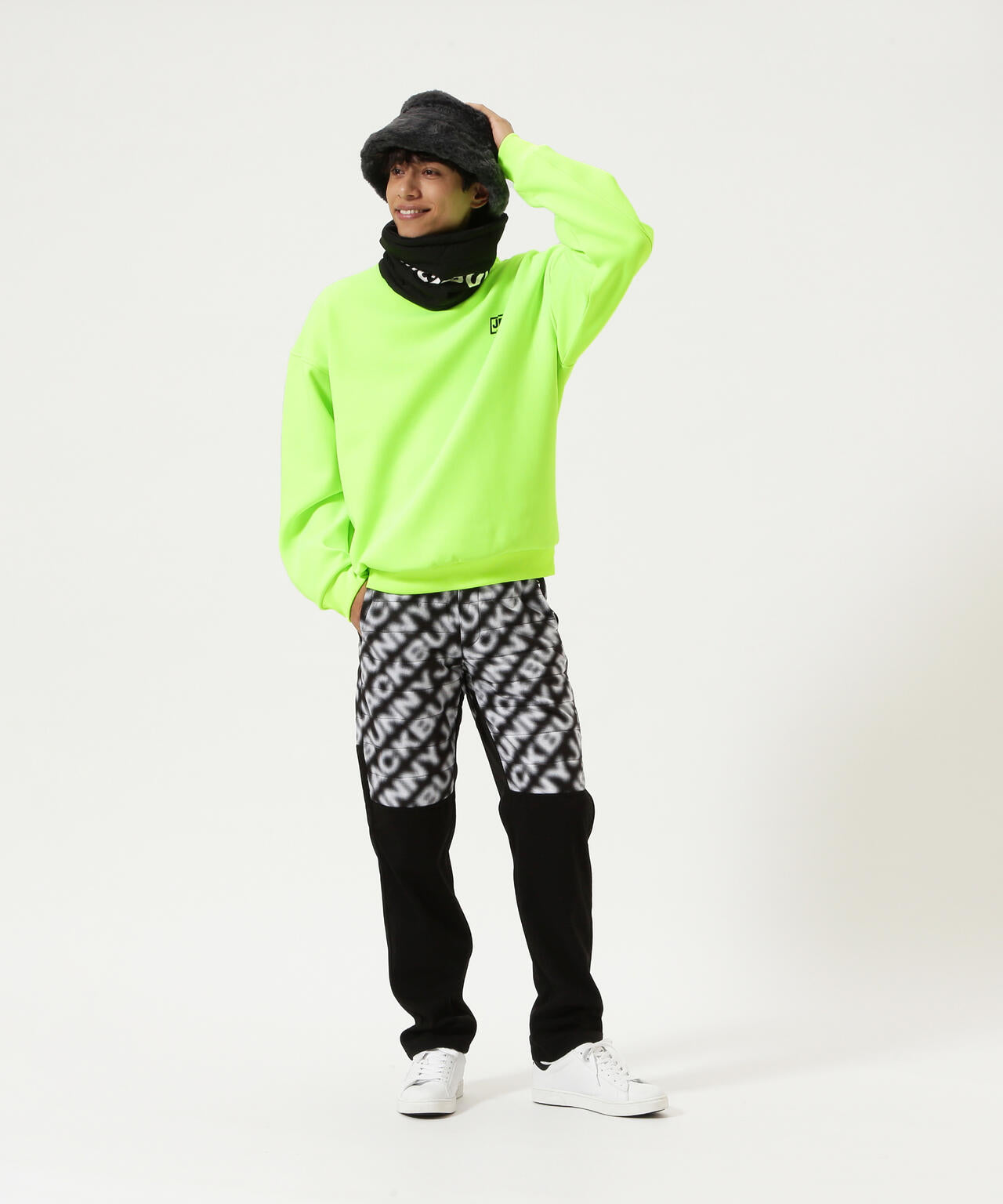 PEスムースラミネート中綿ロングパンツ