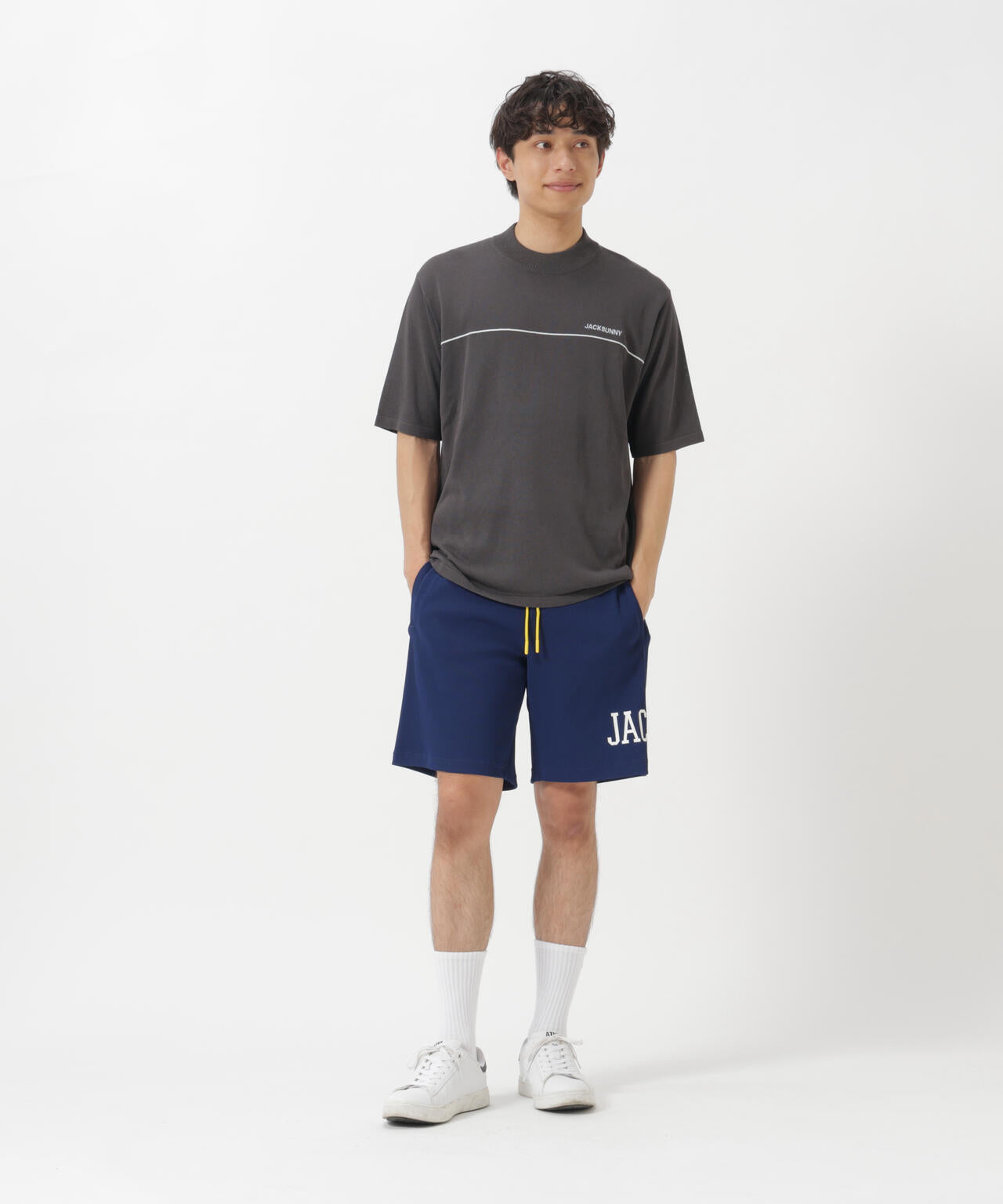 182cm C:84 W:71 H:89 着用サイズ：5