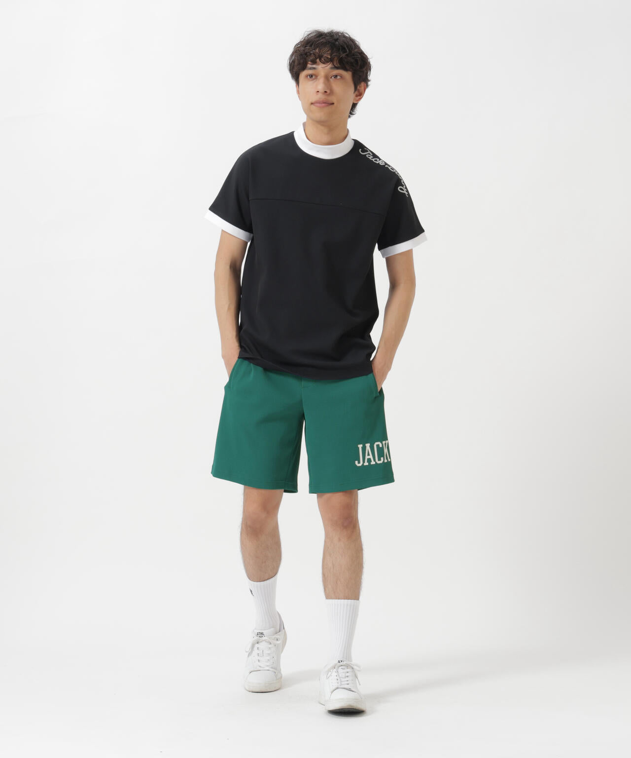 182cm C:84 W:71 H:89 着用サイズ：5
