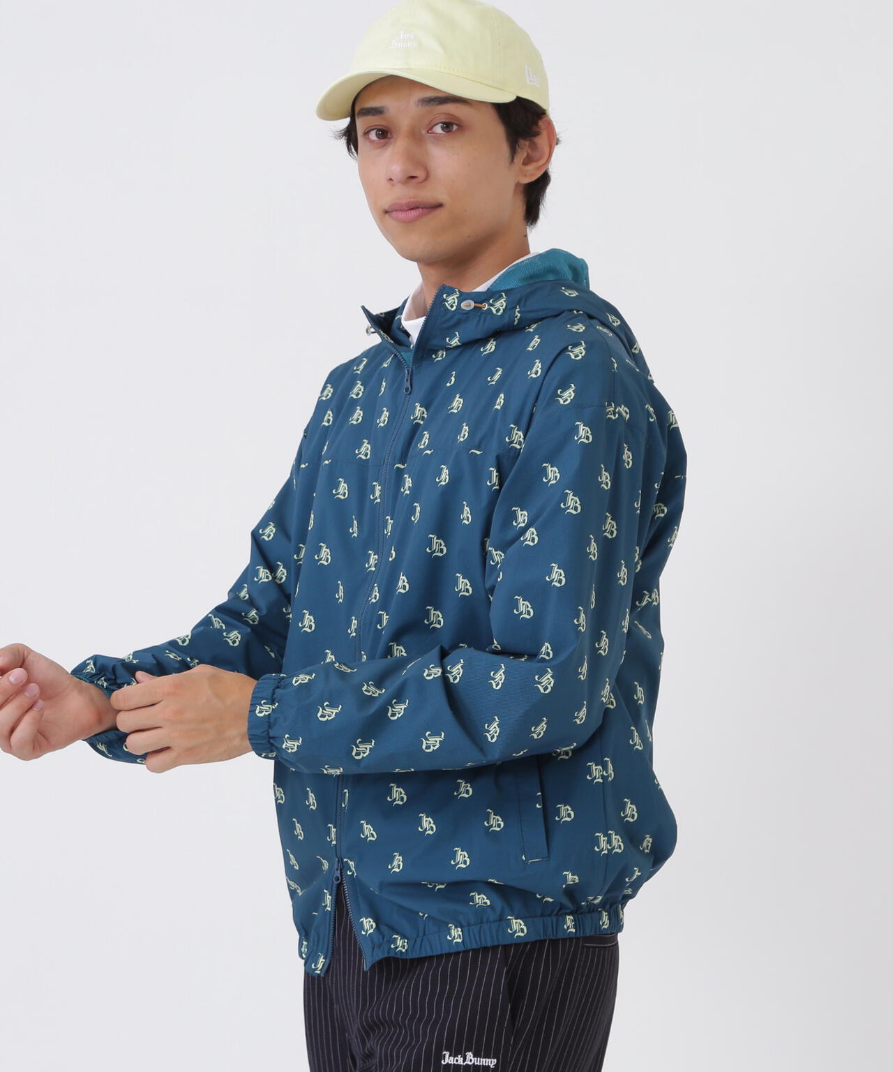 ゴシックロゴプリント裏メッシュフーディブルゾン (MENS)