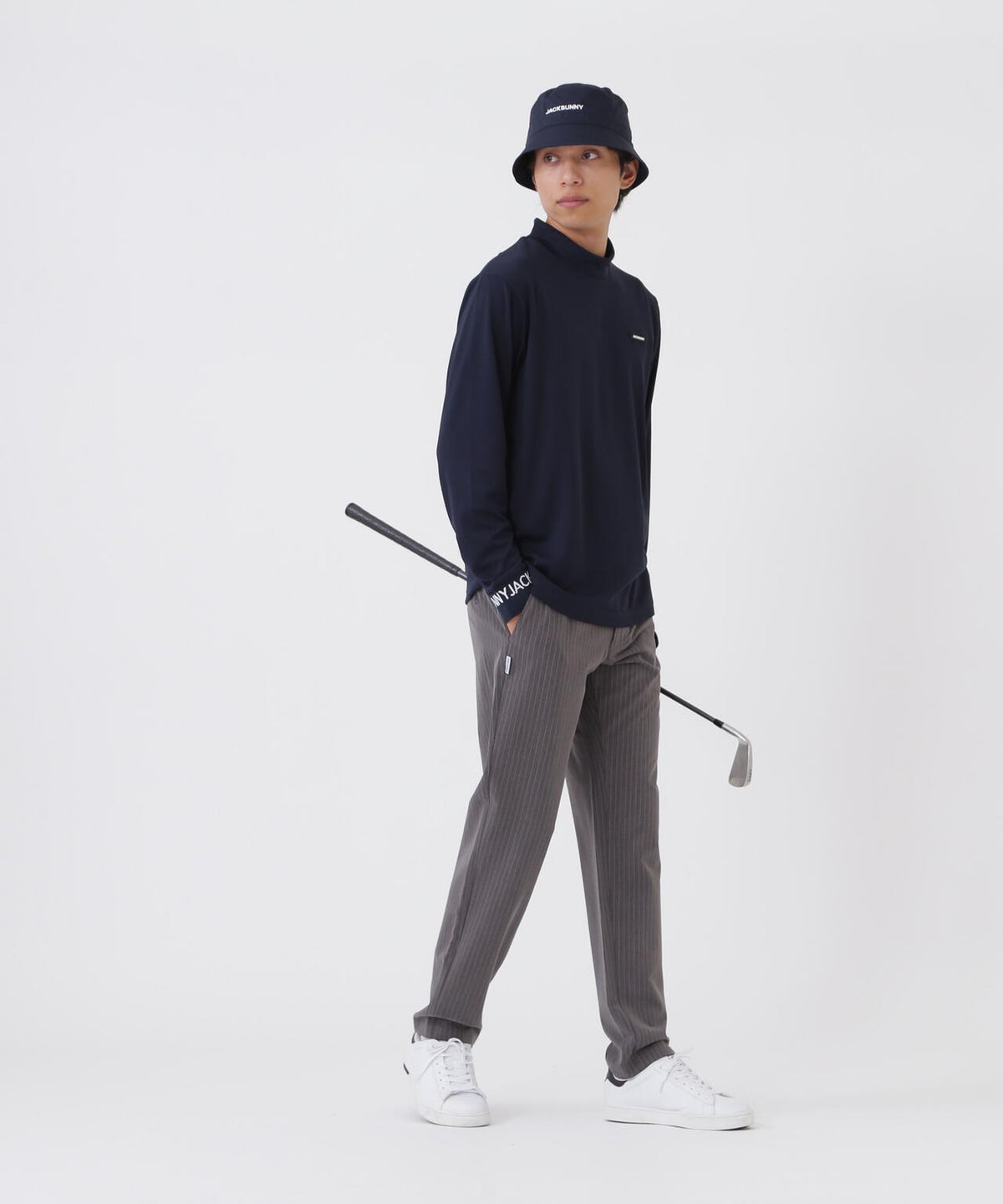 182cm C:84 W:71 H:89 着用サイズ：5