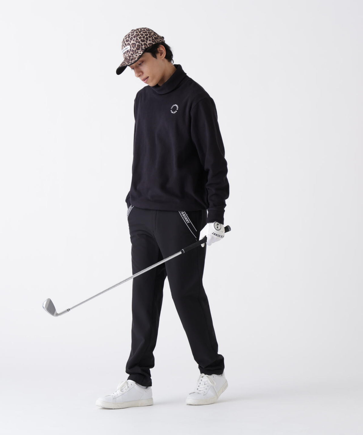 182cm C:84 W:71 H:89 着用サイズ：5