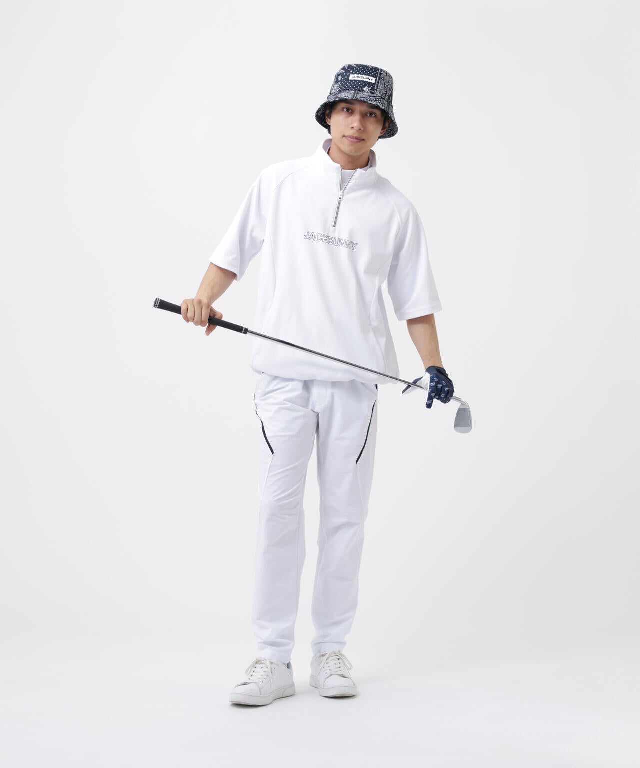 182cm C:84 W:71 H:89 着用サイズ：5