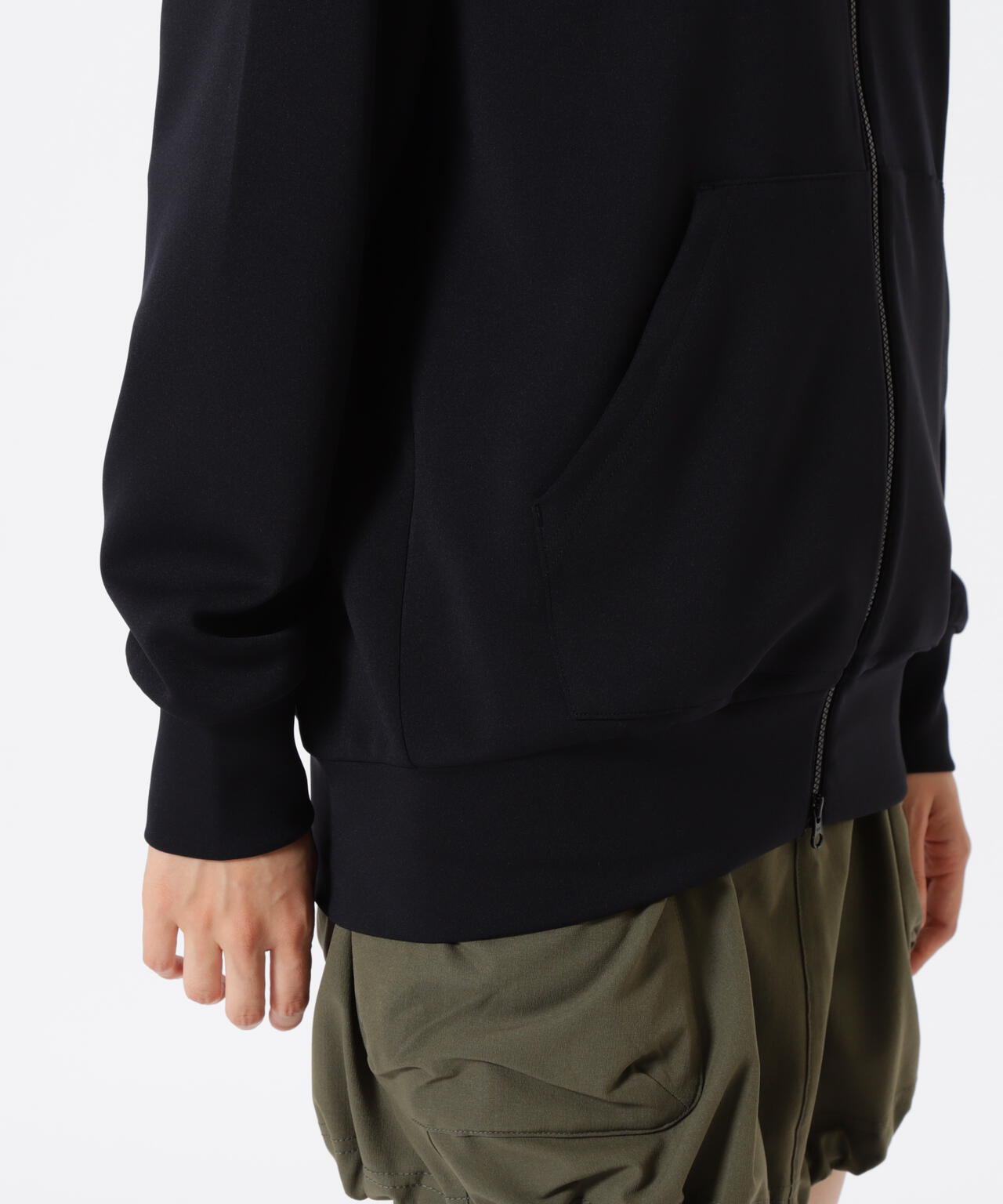 【直営店舗&公式オンライン限定】FAMILYフルジップフーディ