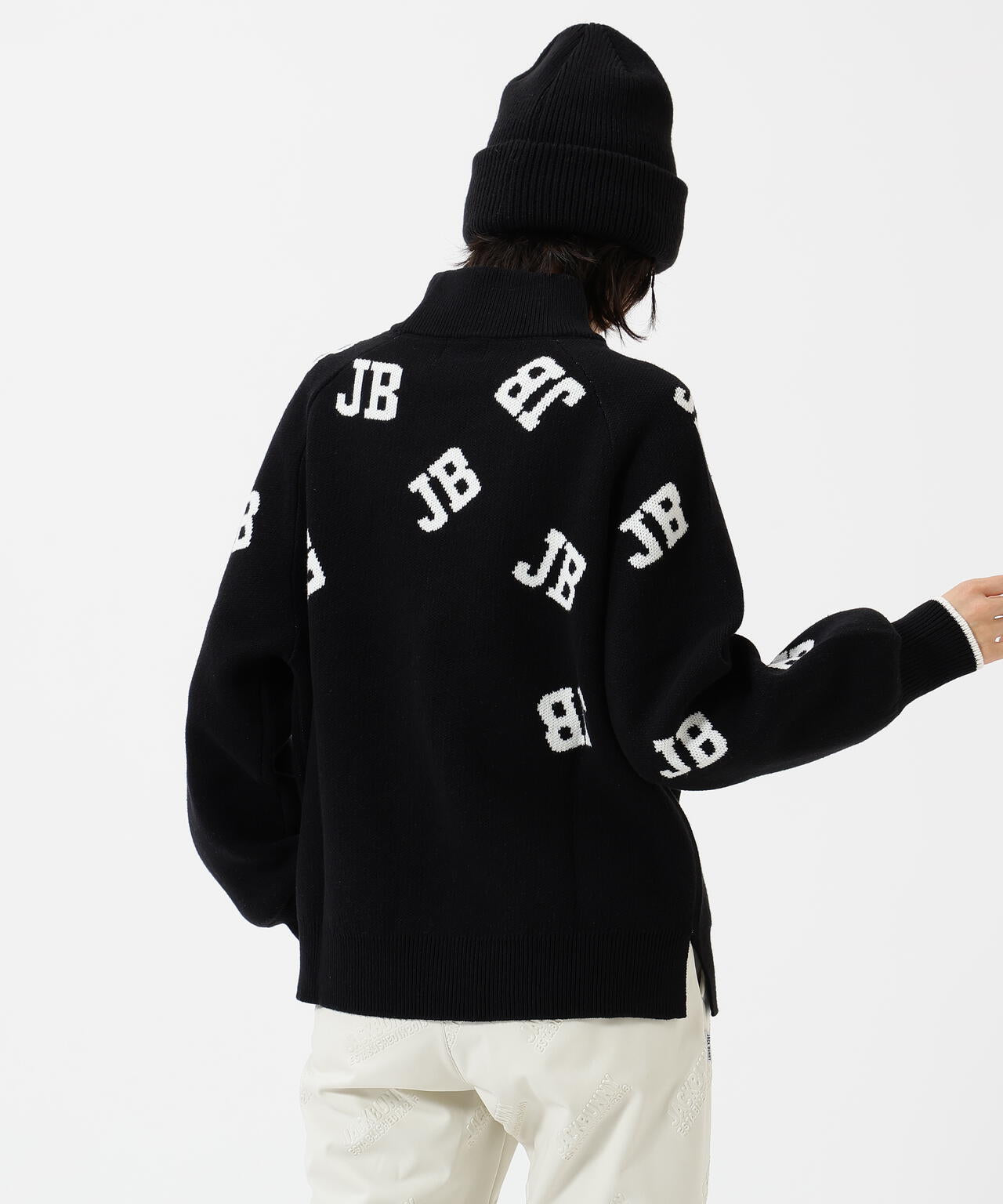 カジュアルモックネックニットプルオーバー