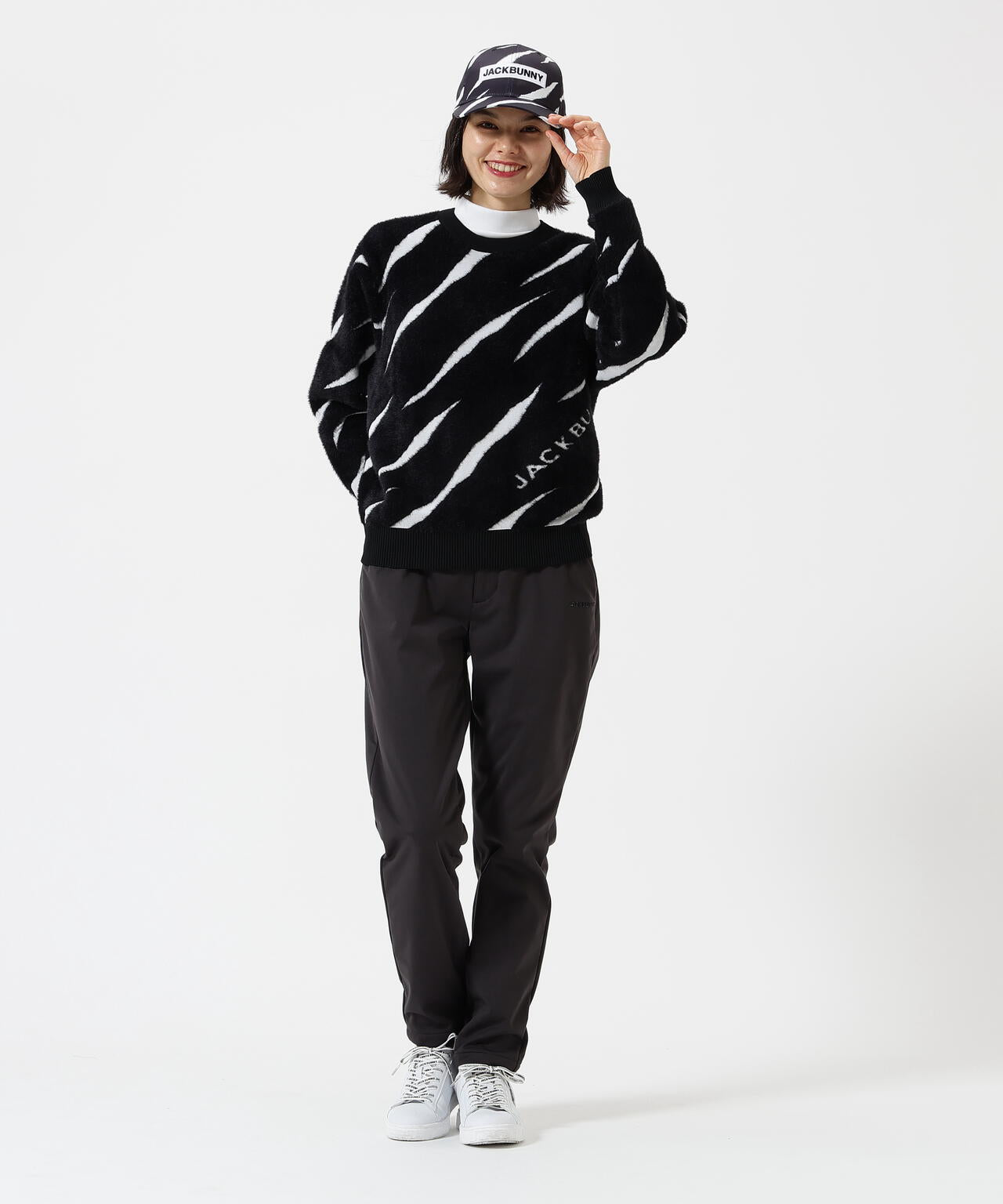 値下げ　新品タグ付き Jack Bunny!! ロゴクルーネックセーター 黒 6 値下げ 新品タグ付 Jack Bunny!! ロゴクルーネックセーター 6 LL