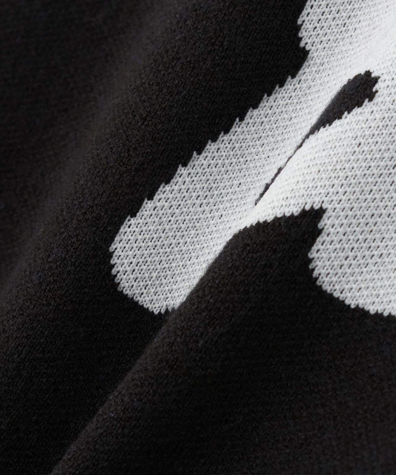 防風裏地付きクルーネックニットプルオーバー