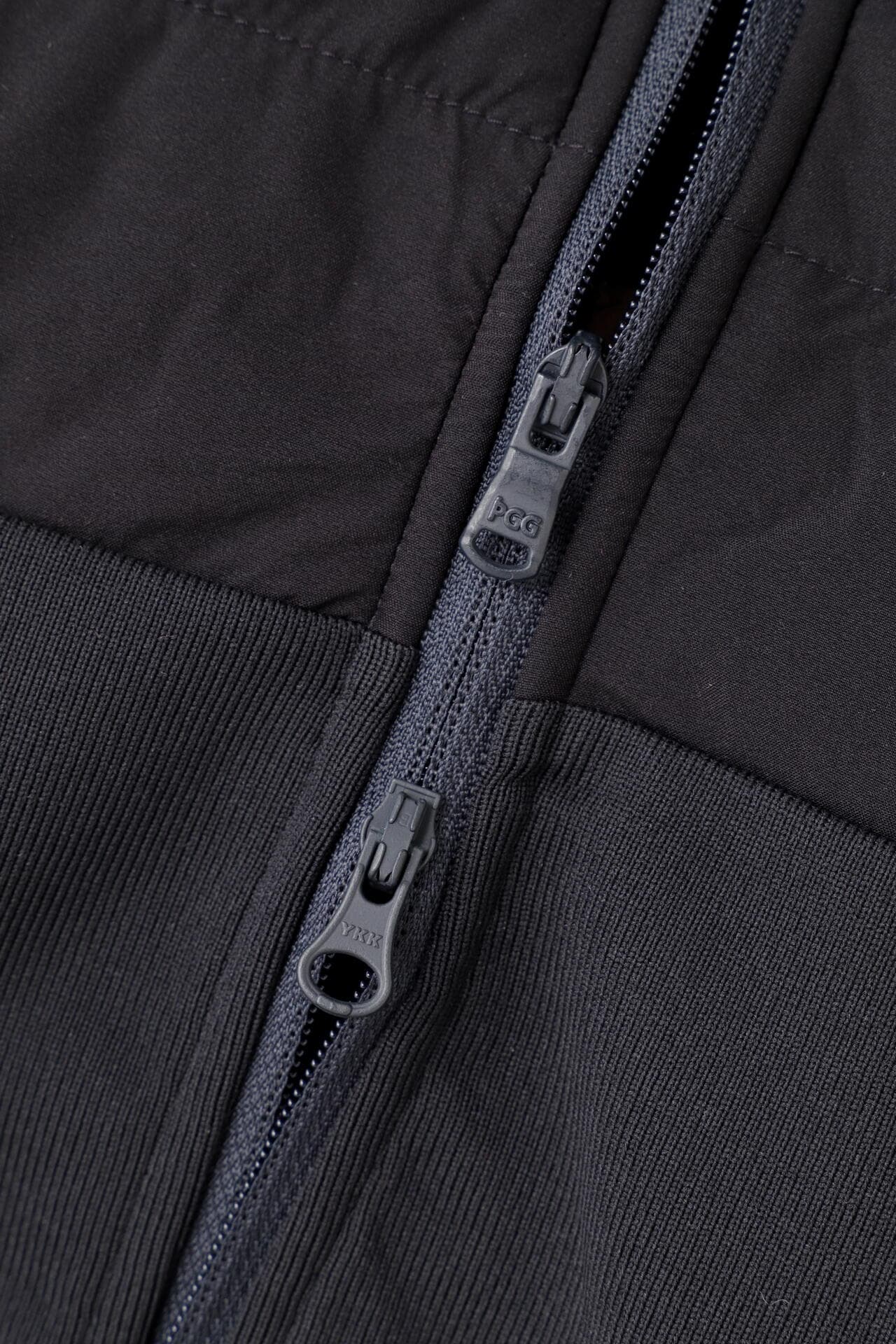 【PGG】アモッサ×ナイロンメカニカルストレッチタフタ スタンドジップベスト (MENS)