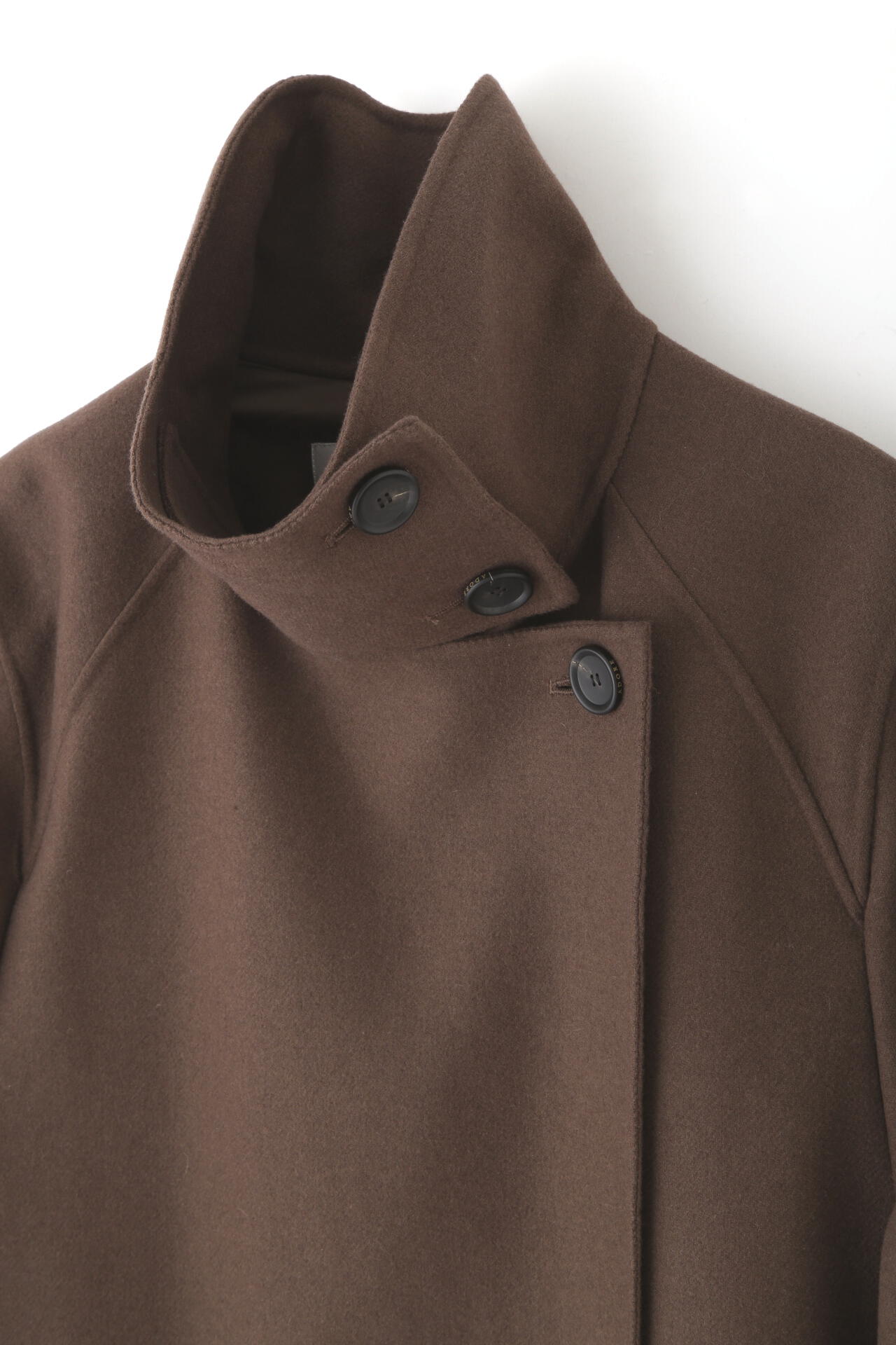 【タグ付未使用】アドーア⭐️定価99000円 ADORE トレンチケープ 雑誌掲載 ライトリバービックカラートレンチケープ | ADORE（アドーア