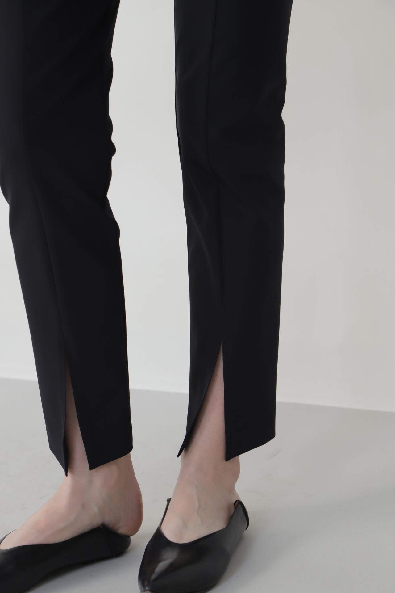 ナイロン２ＷＡＹセンタースリットペンシルパンツ