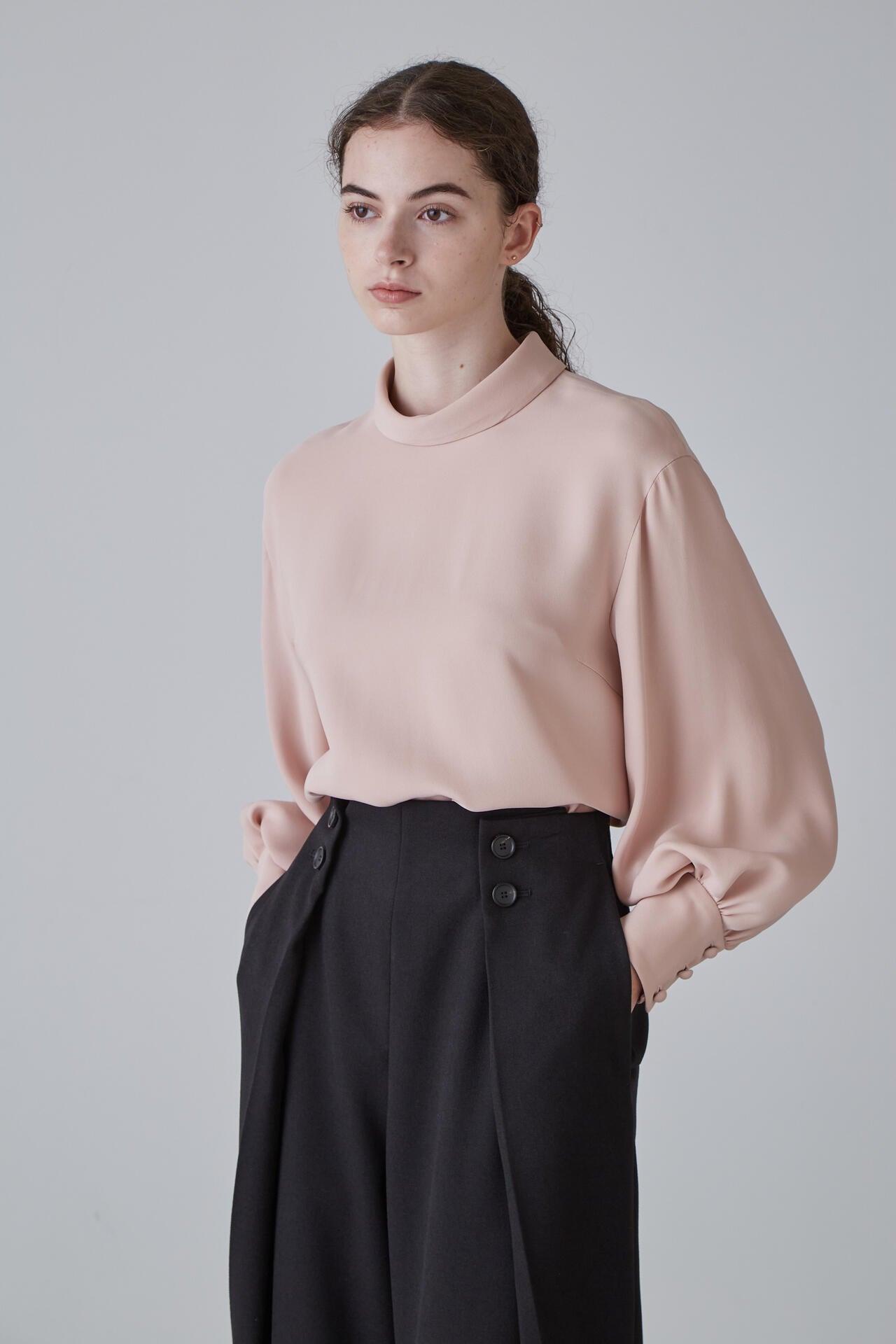 新品 ADORE アドーア シャツ ブラウス M シルク 96% リボン 最高級 新品 ADORE アドーア シャツ ブラウス M シルク 96% リボン 最