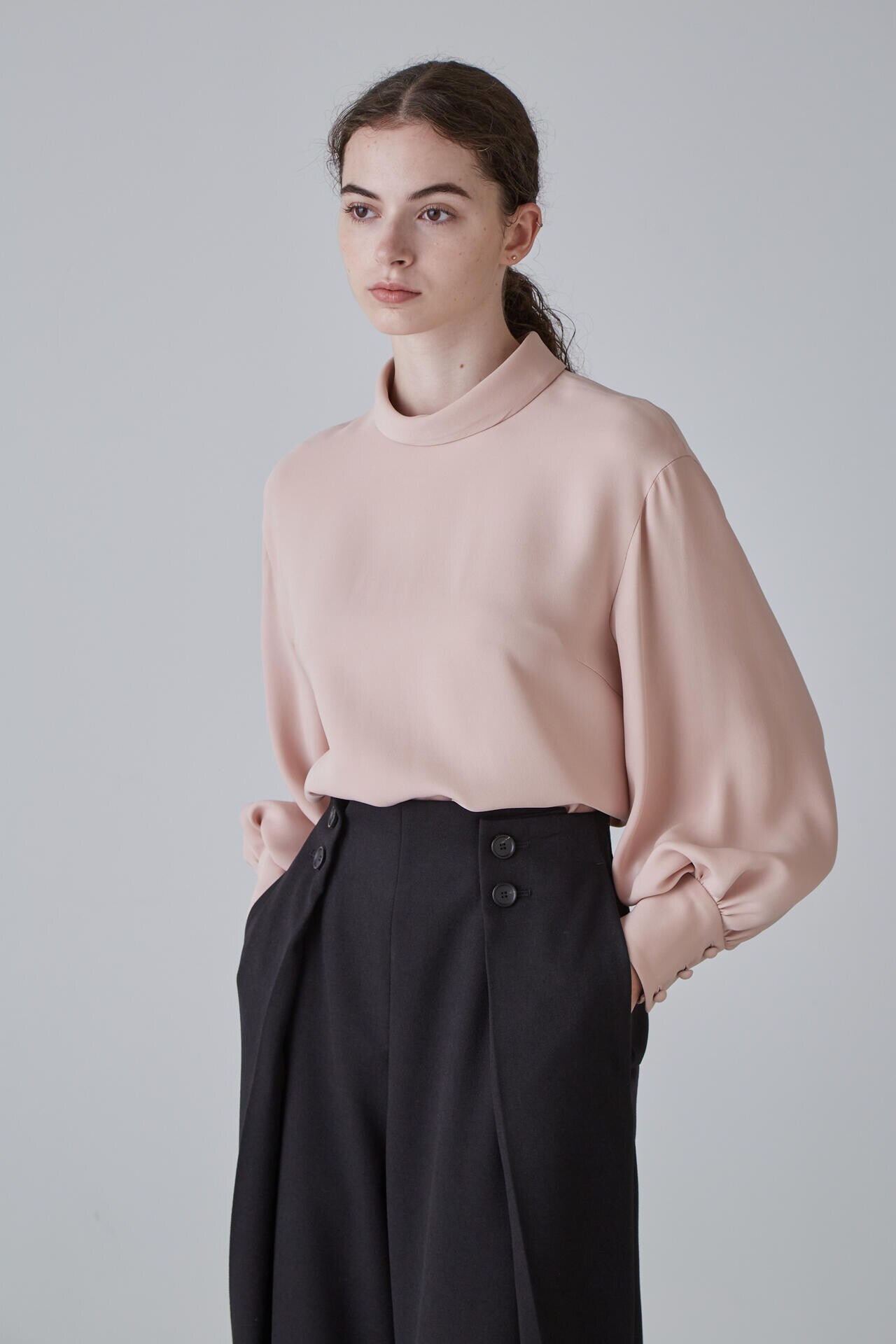 新品 ADORE アドーア シャツ ブラウス M シルク 96% リボン 最高級 新品 ADORE アドーア シャツ ブラウス M シルク 96% リボン 最