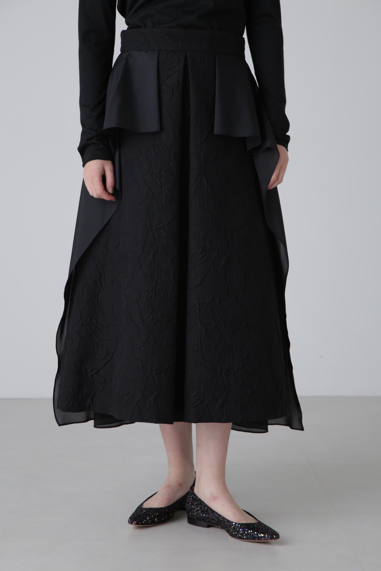 美品♪ADOREアドーア マトラッセジャガードジレ ブラック黒 ベスト 金ボタン 2025年最新】ADORE カラー：ブラック系 ベスト・ジレの人気