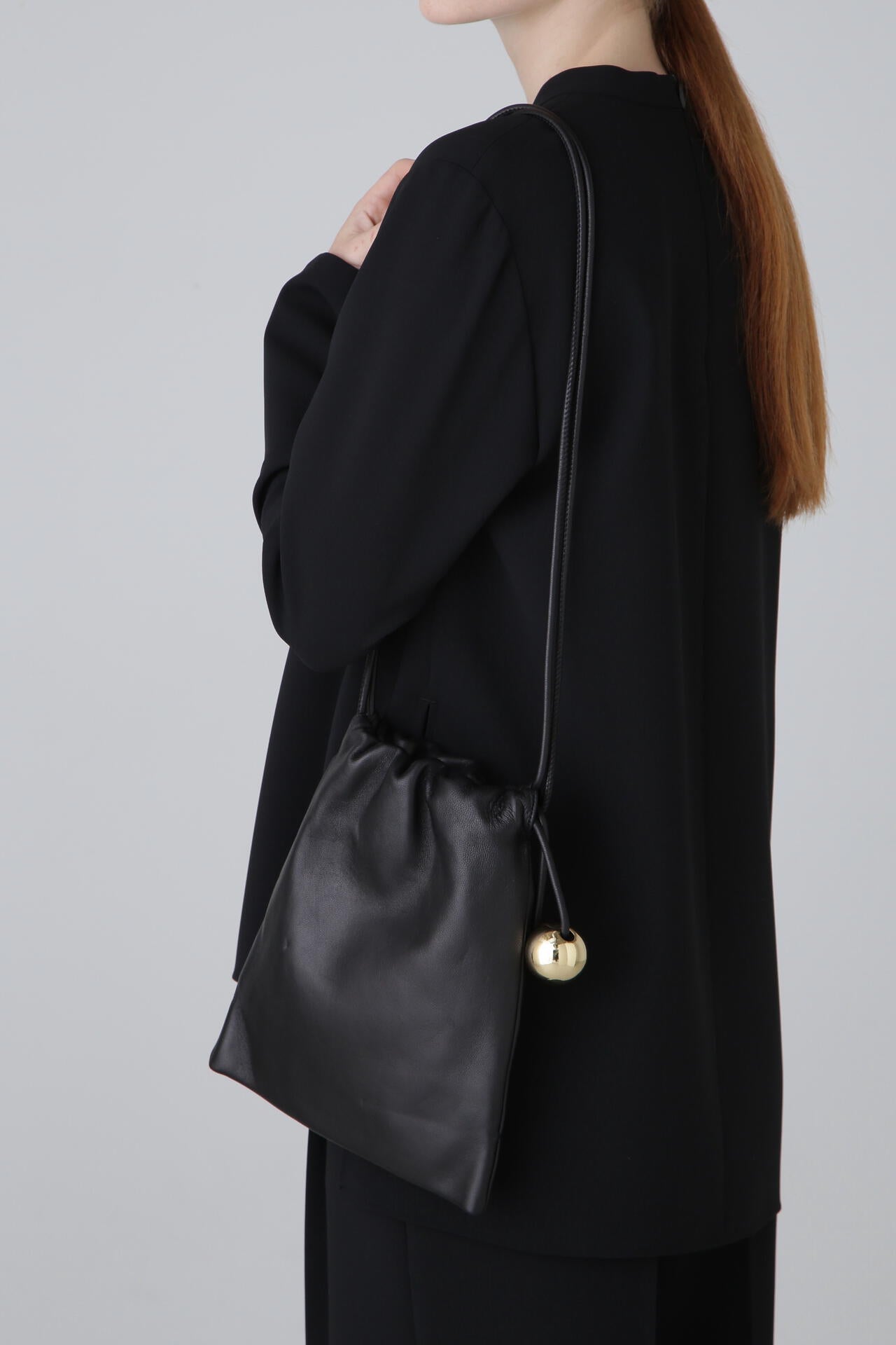 Bucket Baggage】ボールチャームギャザーバッグ | ADORE