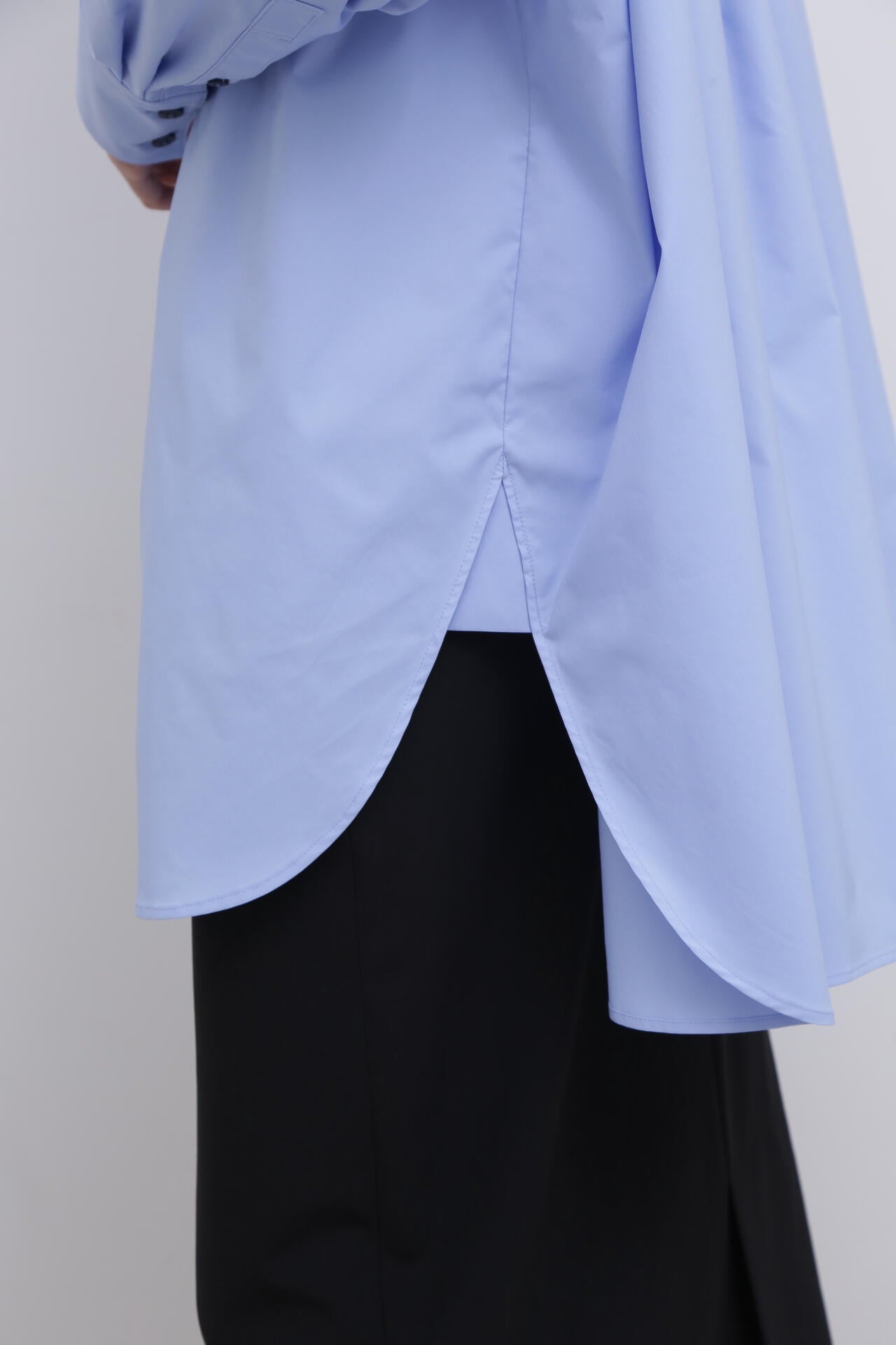 UNiPH＞ファンクショナルタイプライターブラウス | ADORE（アドーア