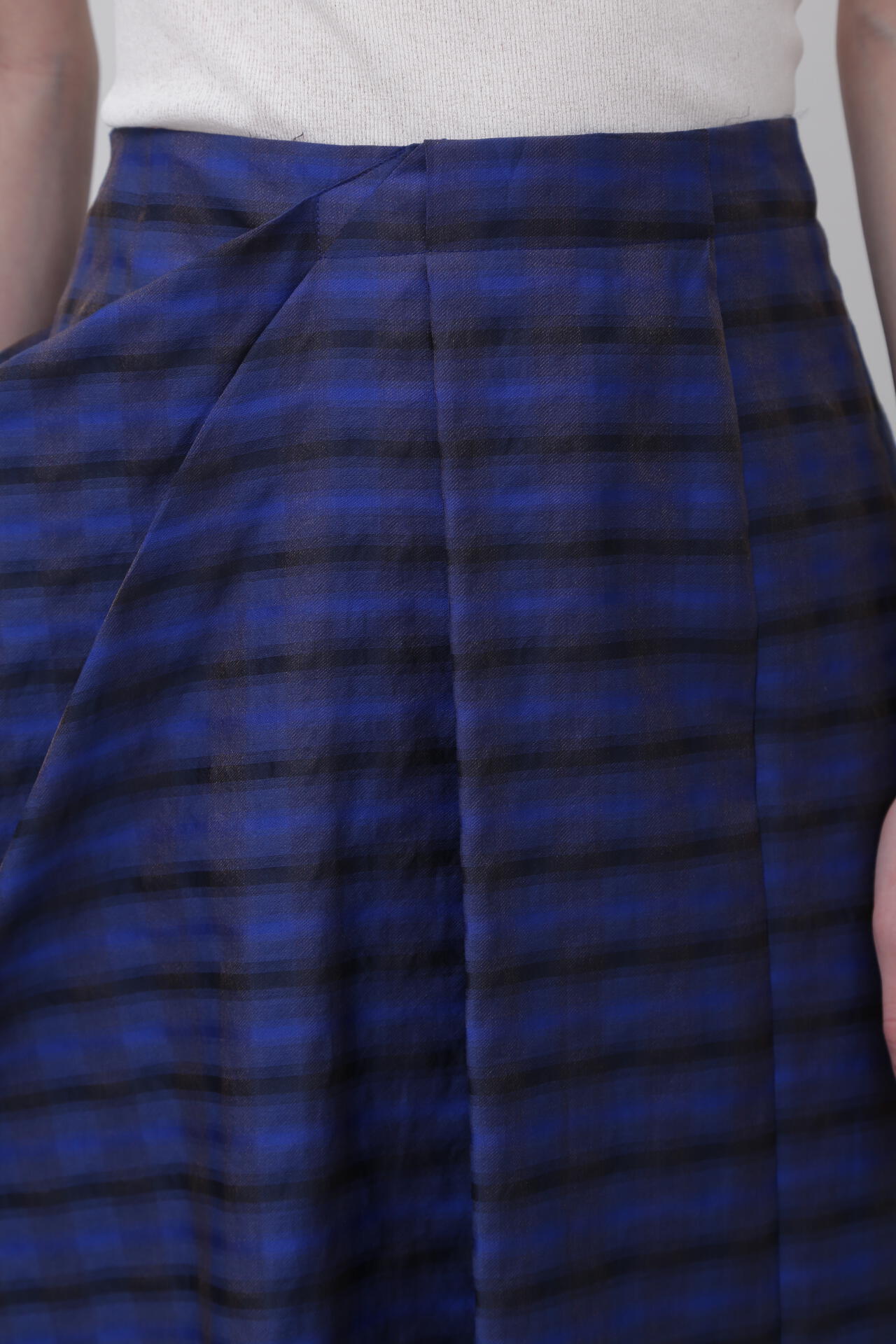 UNiPH＞スパークルチェックジャガードスカート | ADORE（アドーア