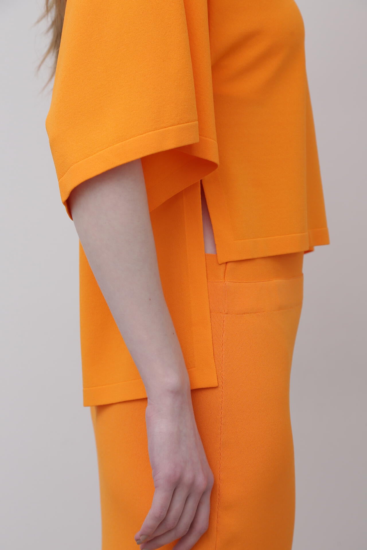 UNiPH＞ソフトストレッチニットプルオーバー | ADORE（アドーア