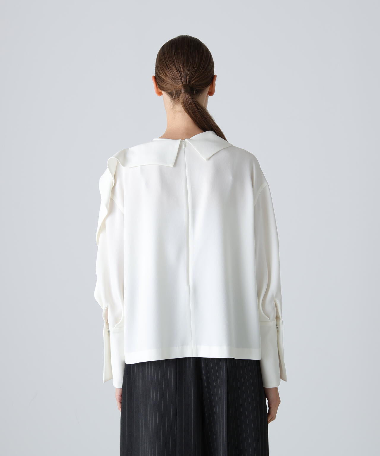 バックサテンジョーゼットブラウス | ADORE（アドーア） ｜【公式