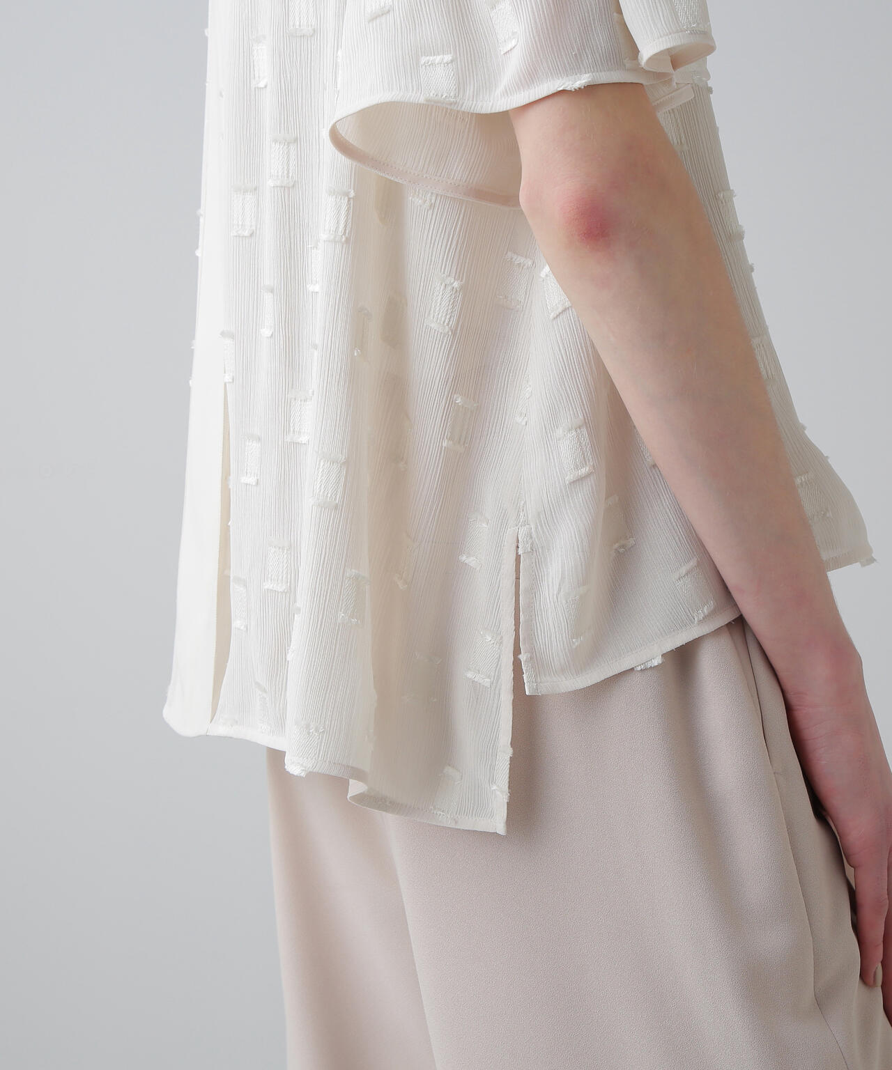 フィネストラジャガードブラウス