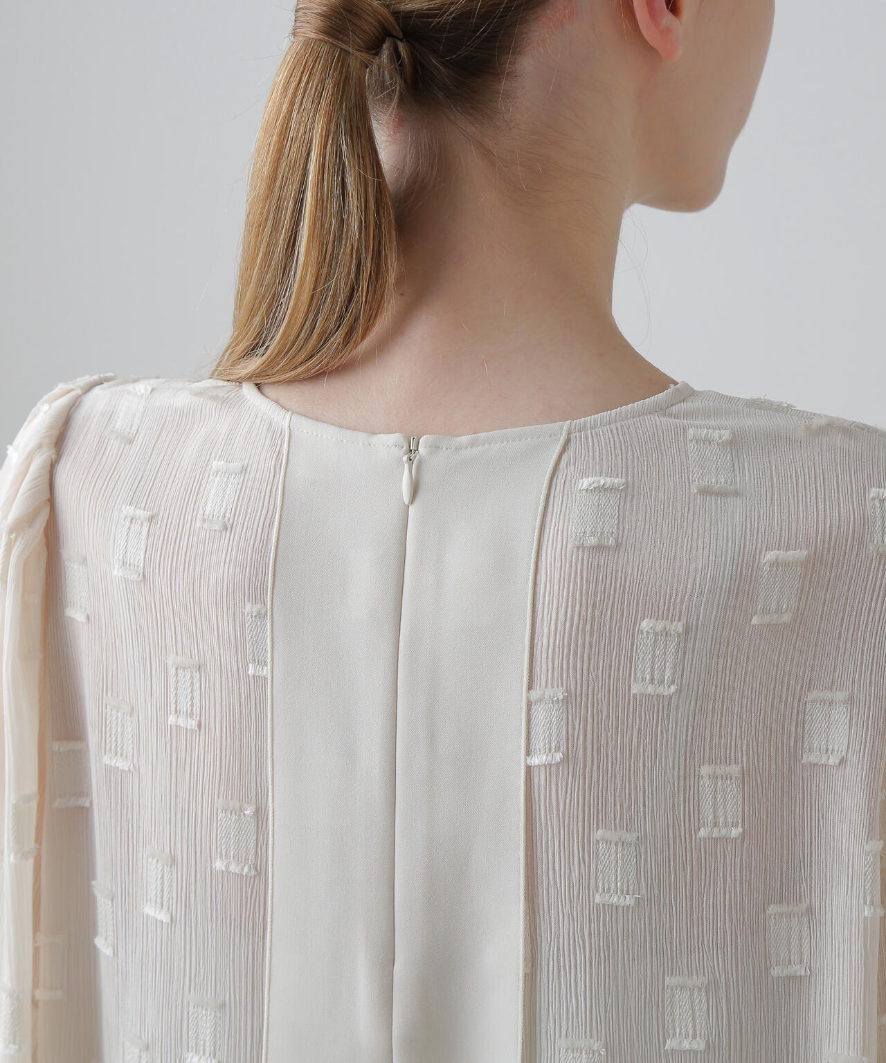 フィネストラジャガードブラウス