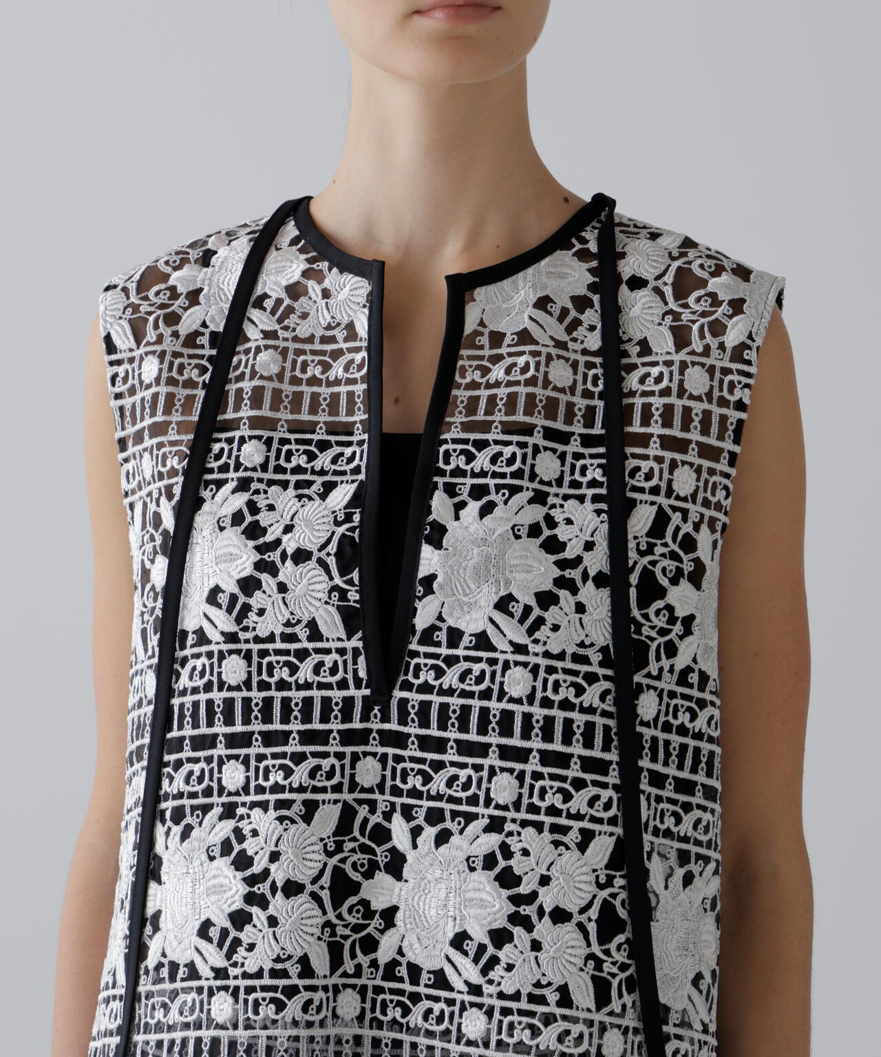 ＜20周年記念＞リュクスオーナメントレースブラウス