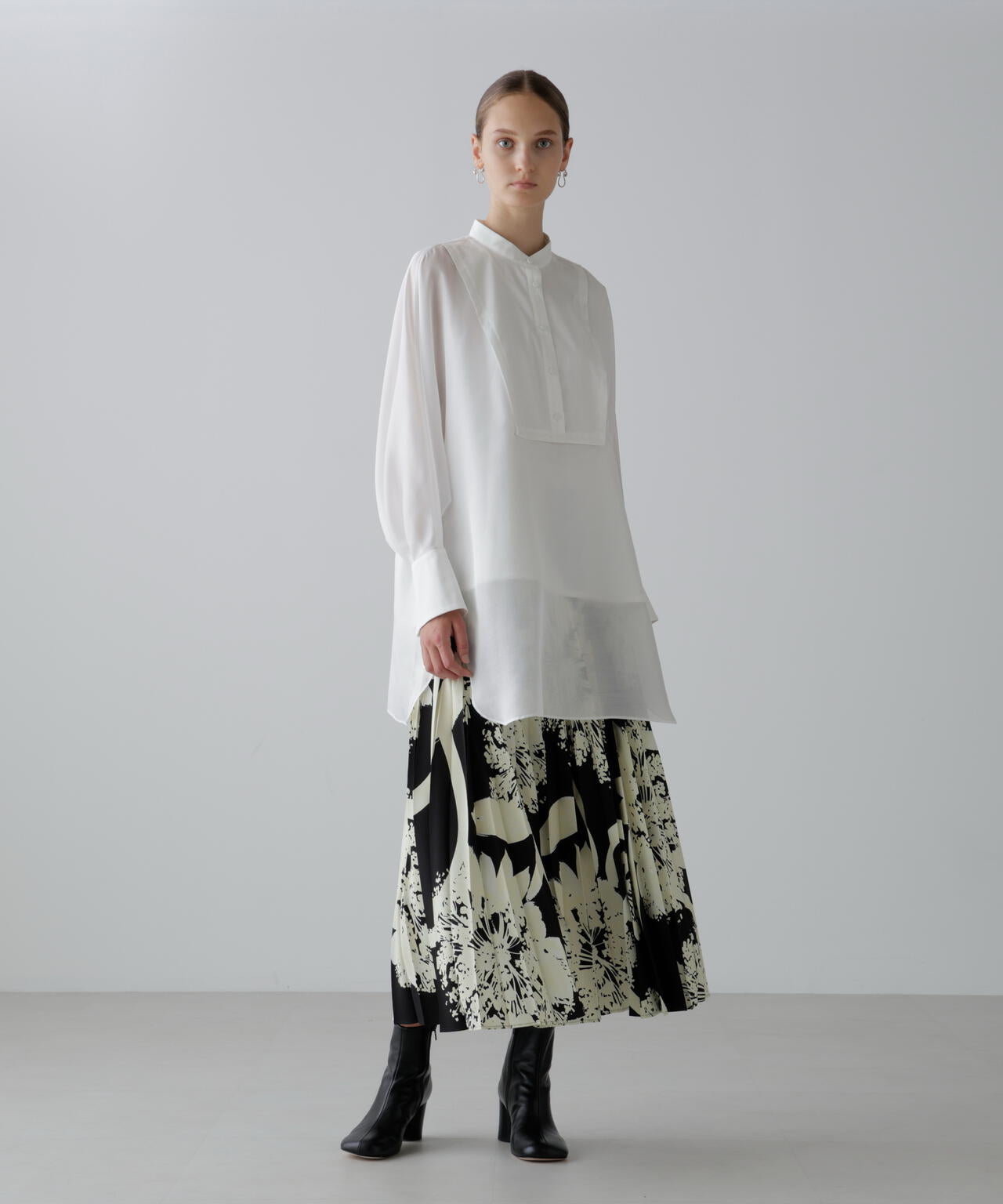 シルキーソフトサテンブラウス