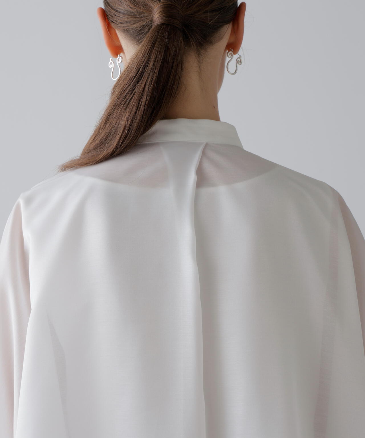 シルキーソフトサテンブラウス