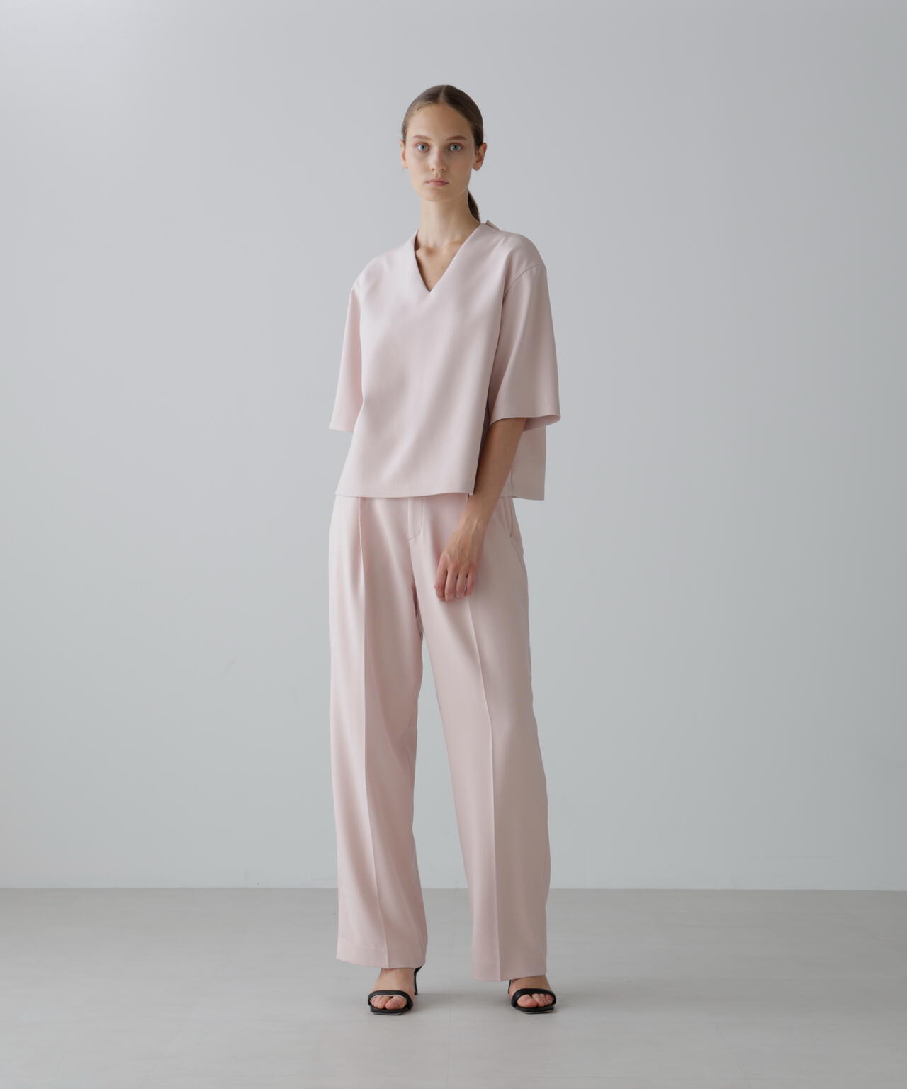 アドーア ADORE 24SS オーバルカットワークブラウス パンツ  