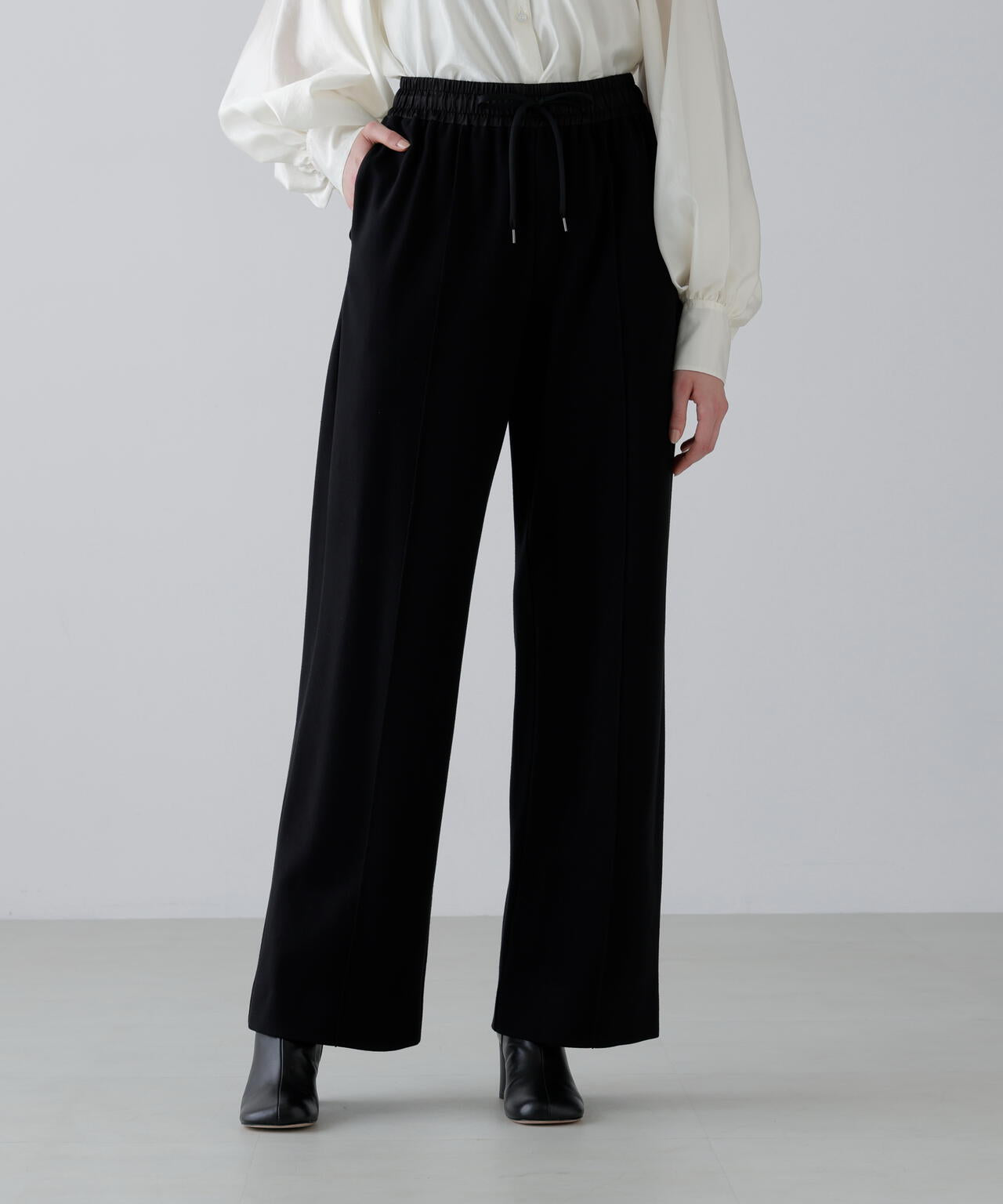 新品　ADORE アドーア　ストレッチポンチカットソー ADORE(アドーア)｜ストレッチポンチカットソー/ブラック の通販