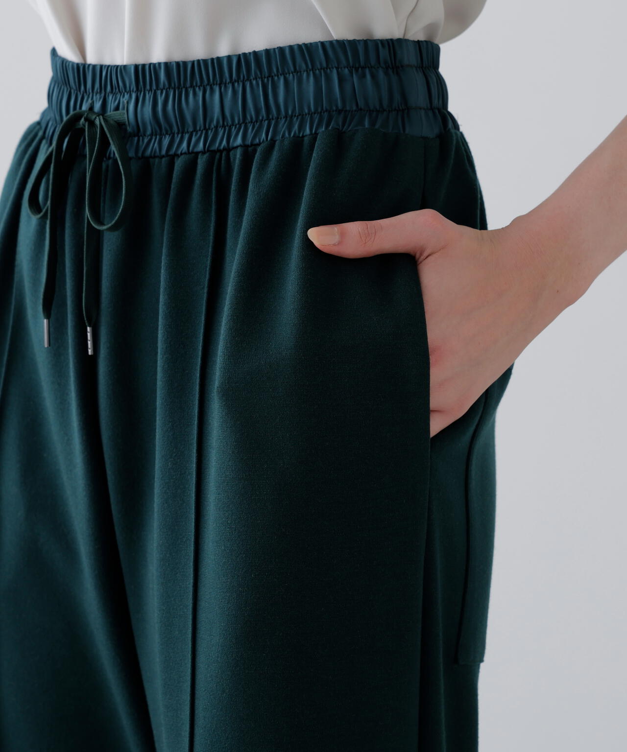 ストレッチポンチパンツ