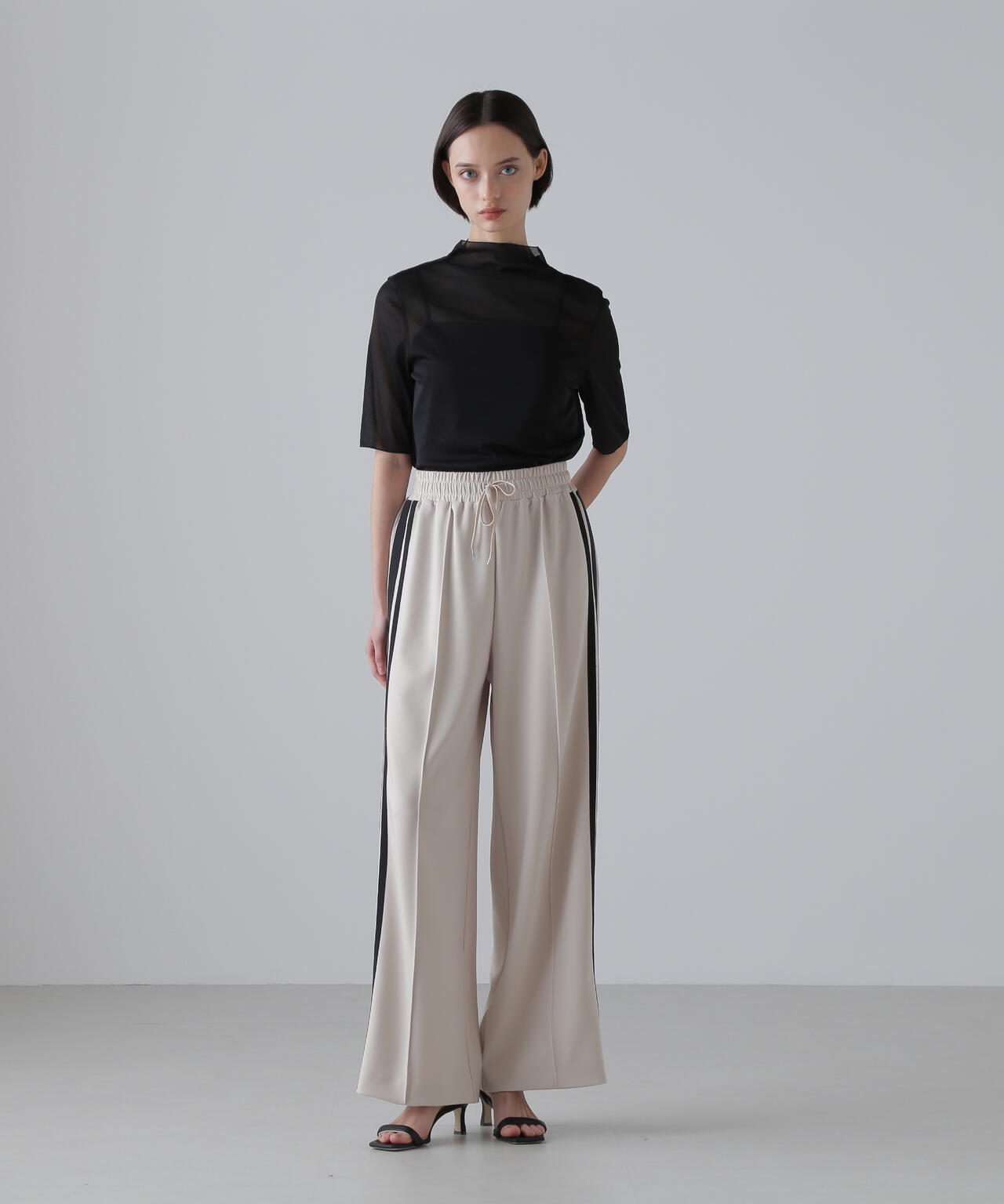 マットストレッチダンボールパンツ | ADORE（アドーア） ｜【公式