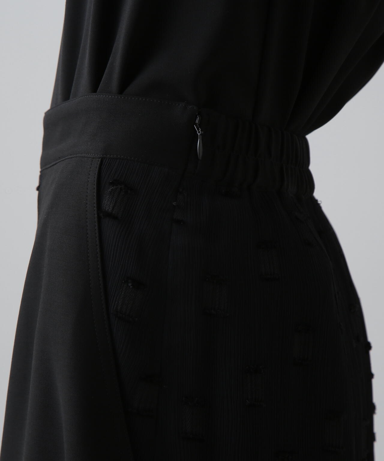 フィネストラジャガードパンツ