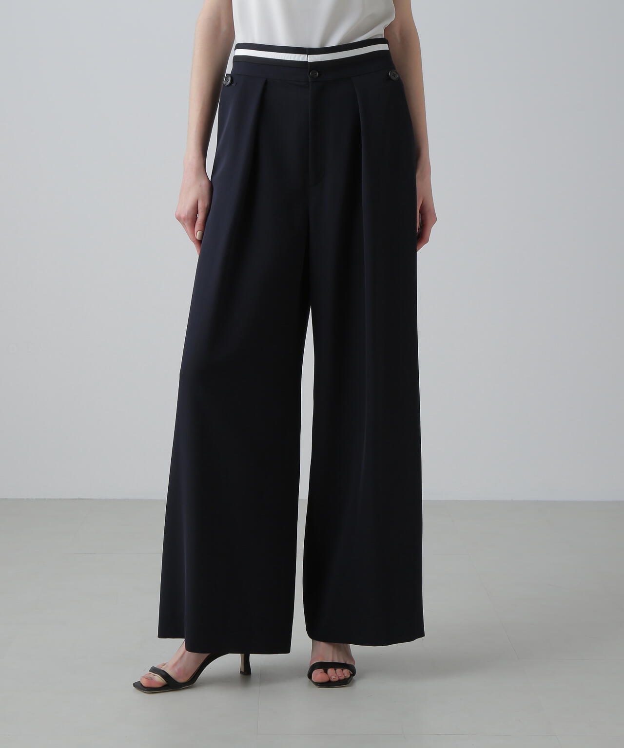 ドライタッチツイルパンツ