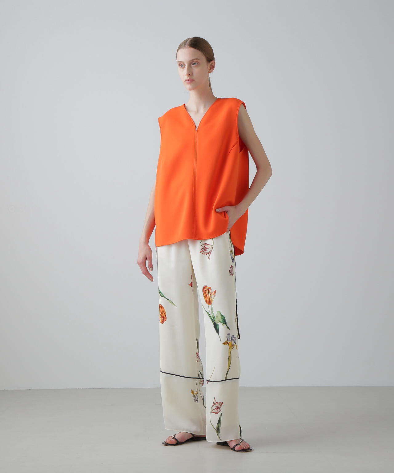 ピクトリカルブックプリントパンツ