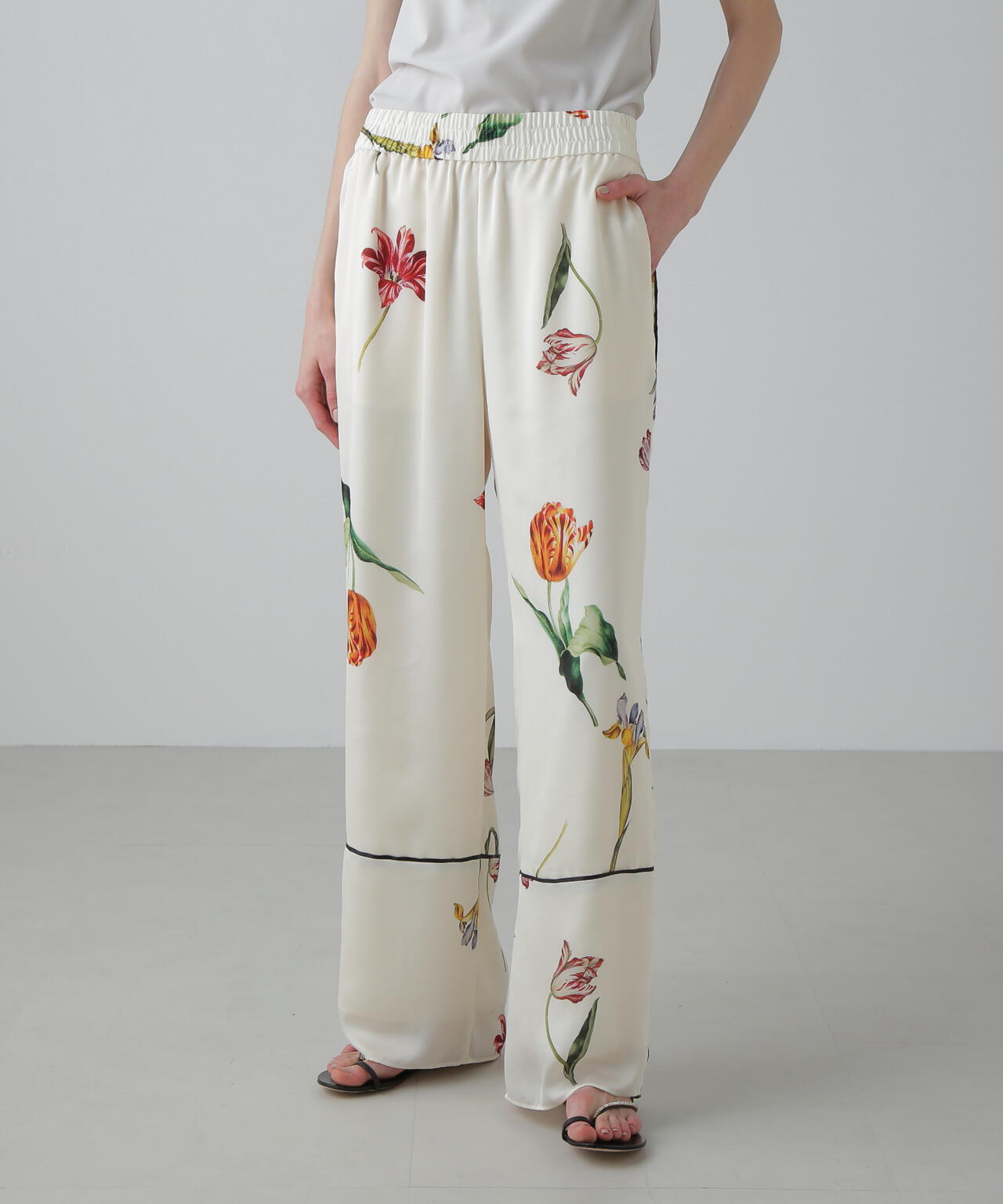 ピクトリカルブックプリントパンツ