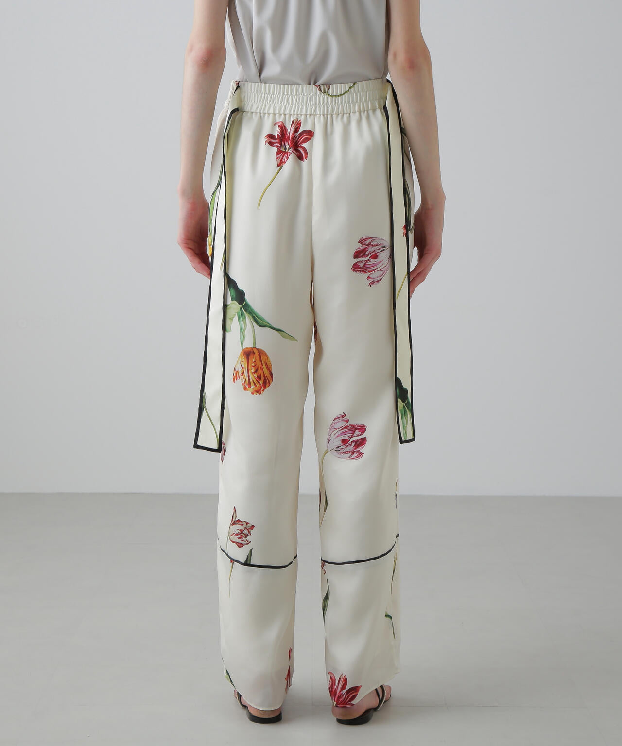 ピクトリカルブックプリントパンツ