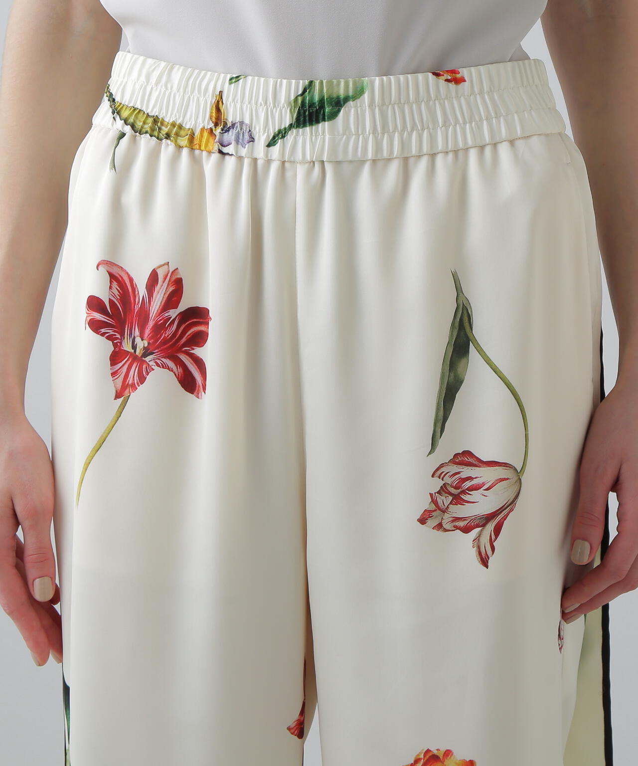 ピクトリカルブックプリントパンツ